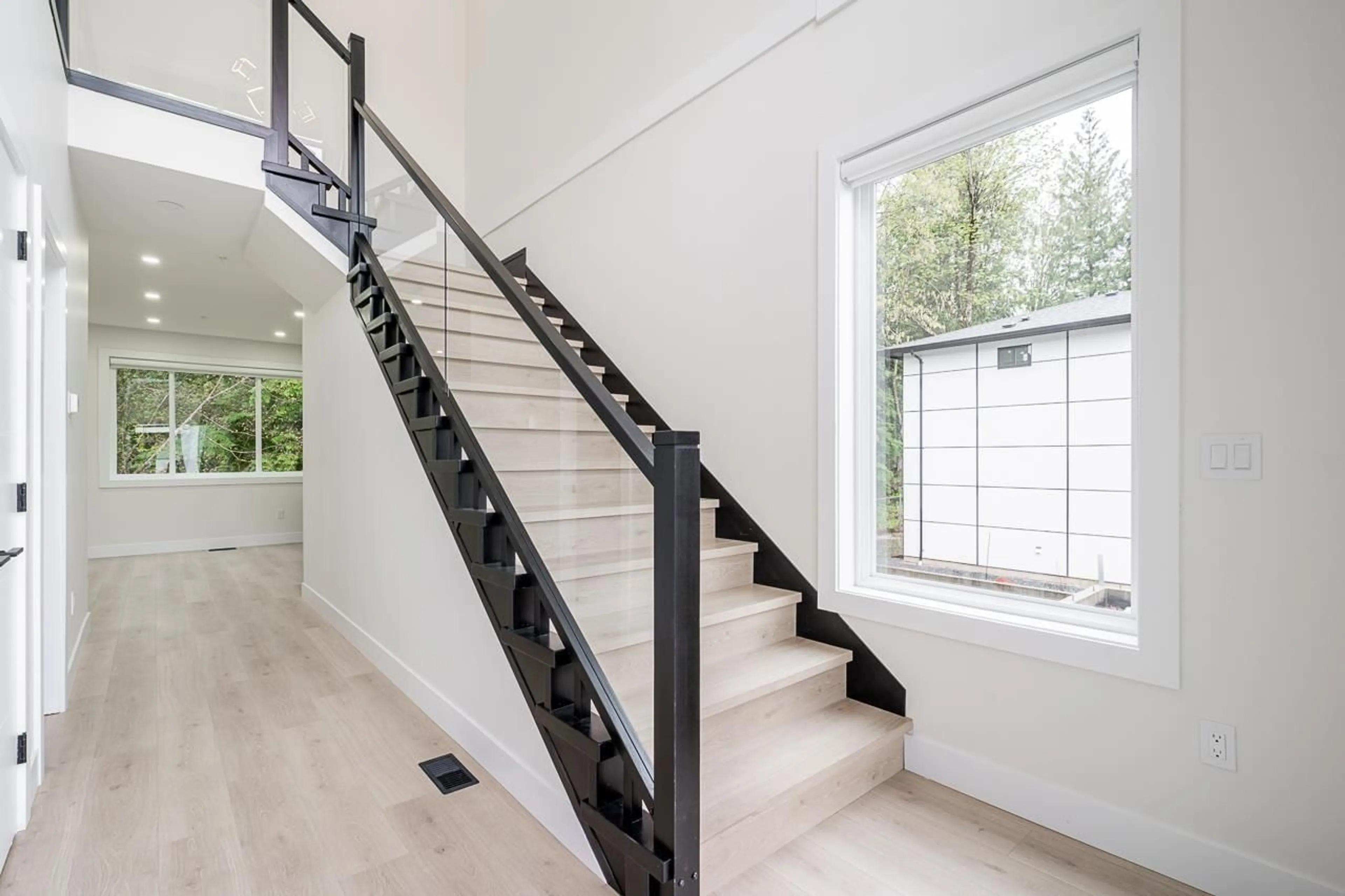 Stairs for 36728 DIANNE BROOK AVENUE, Abbotsford British Columbia V3G0H4