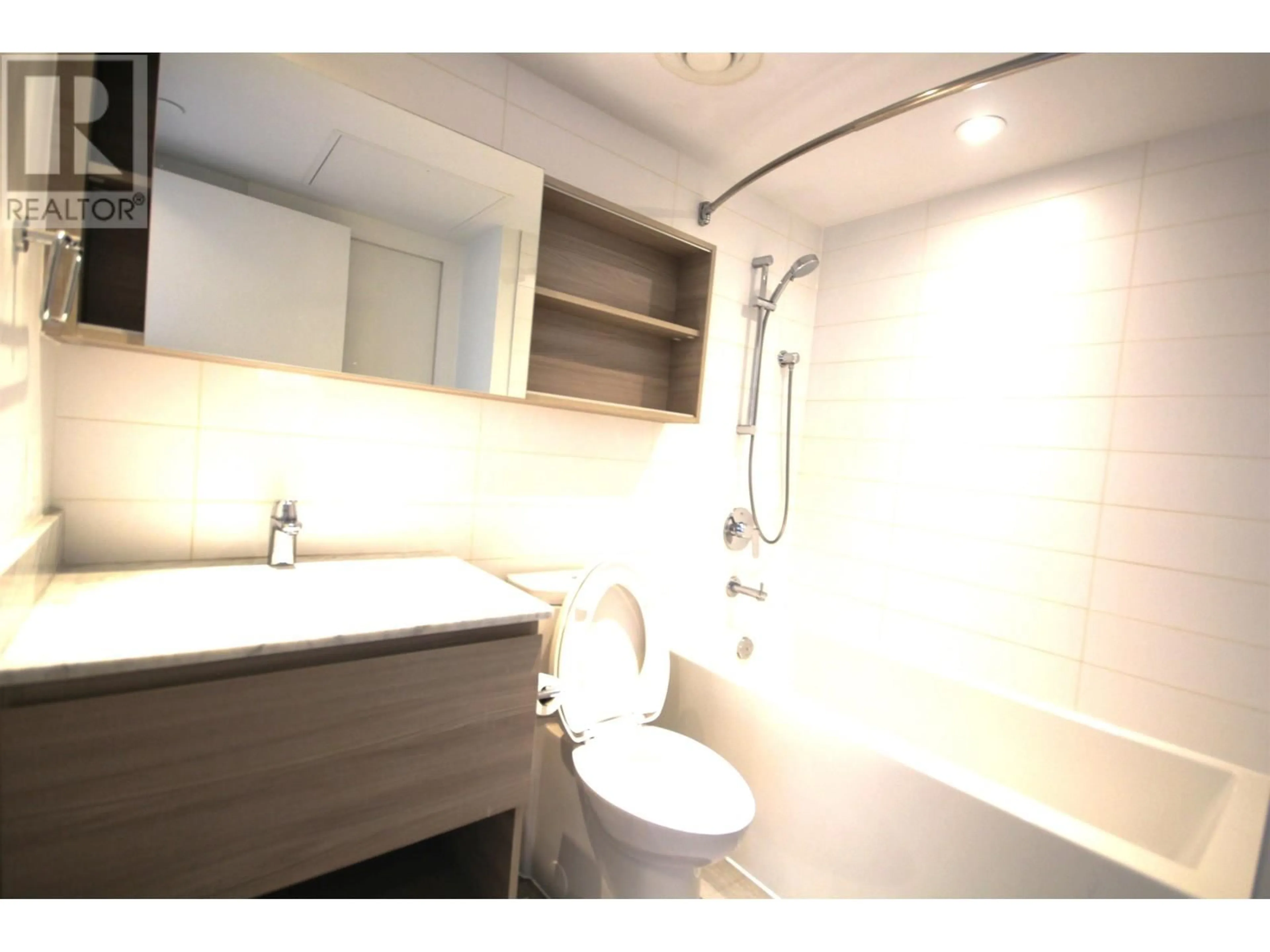 Standard bathroom, unknown for 2305 - 988 QUAYSIDE DRIVE, New Westminster British Columbia V3M0L5