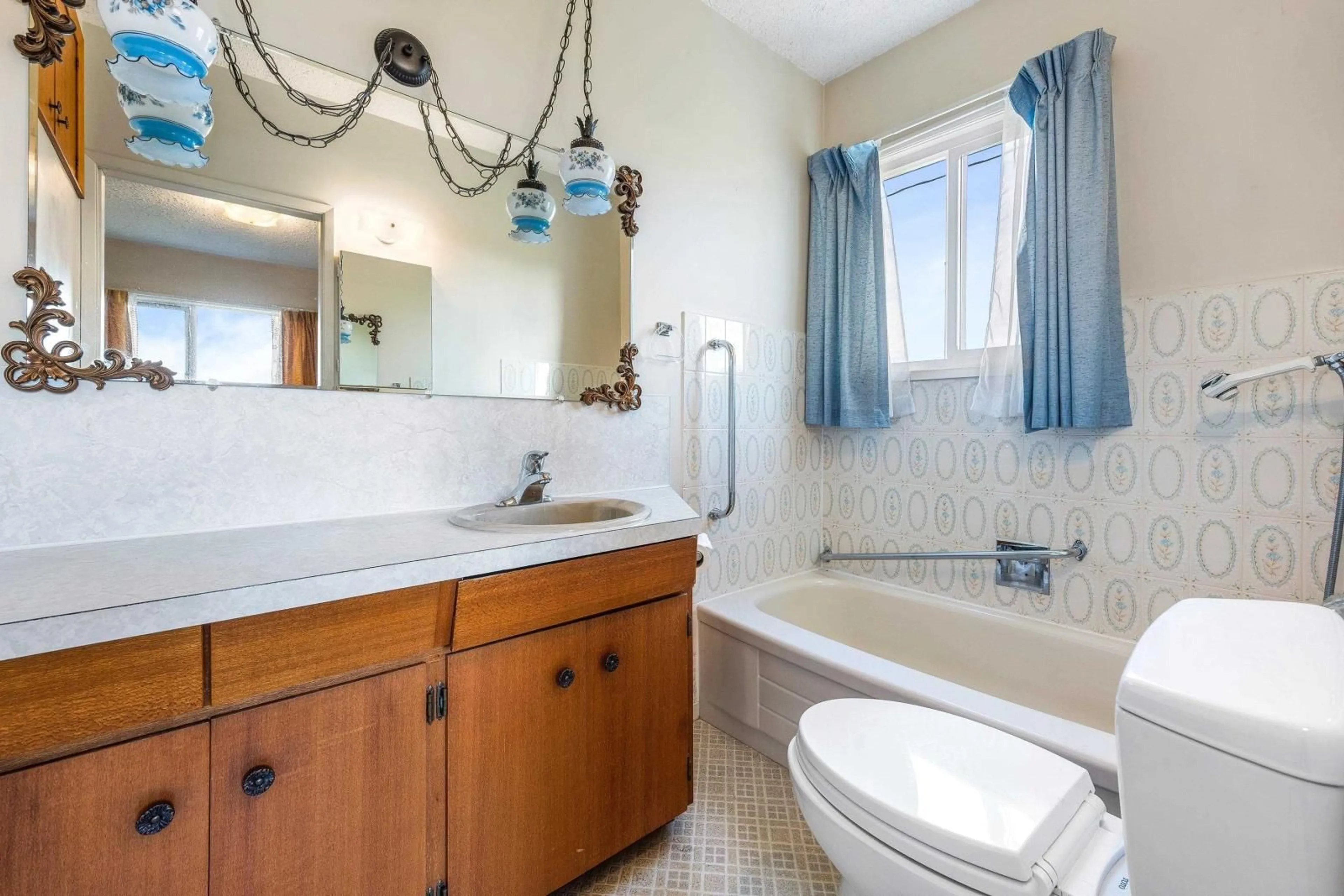 Standard bathroom for 46718 CHILLIWACK CENTRAL ROAD, Chilliwack British Columbia V2P8C5