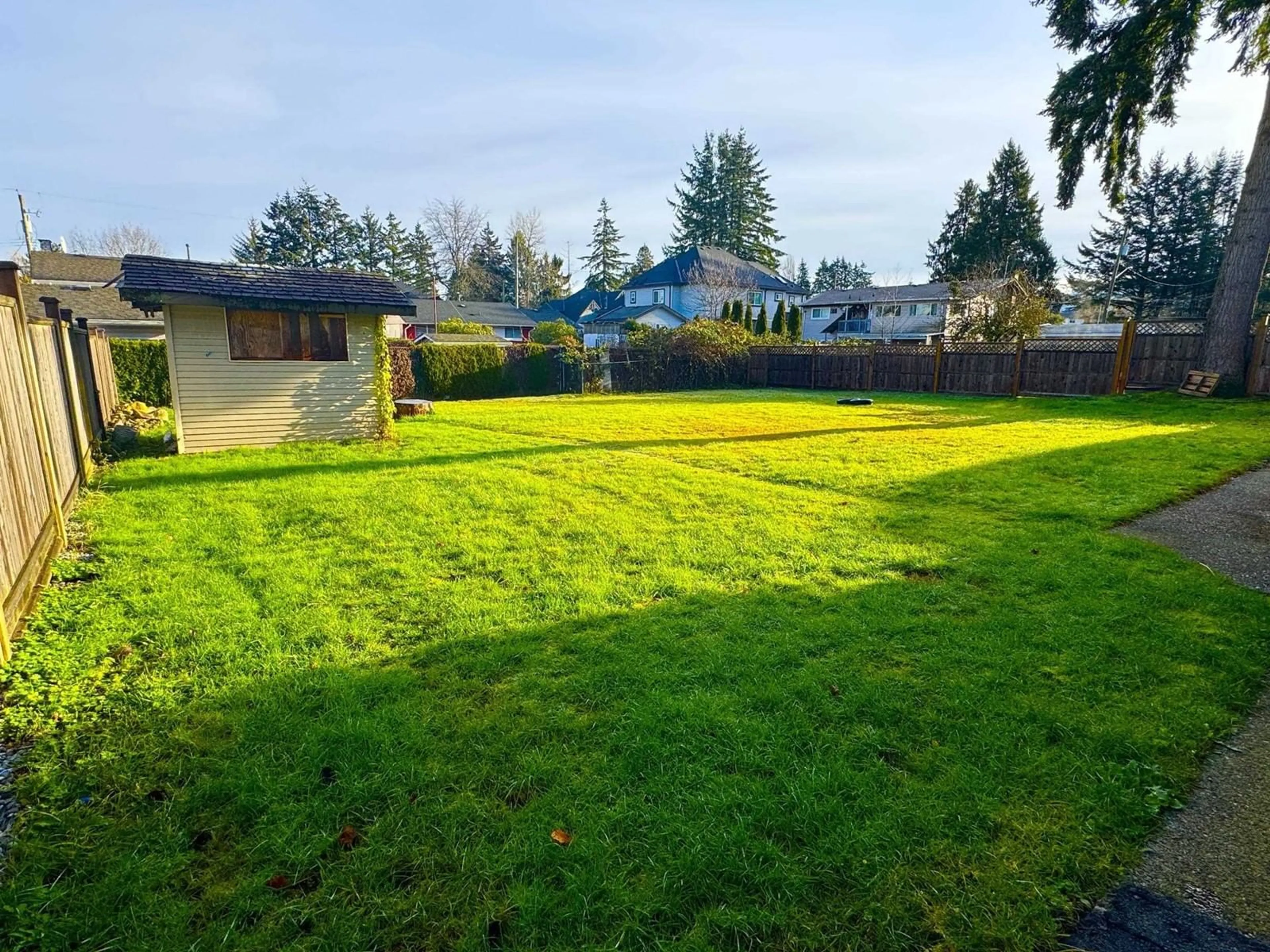 A pic from outside/outdoor area/front of a property/back of a property/a pic from drone, unknown for 13827 BERG ROAD, Surrey British Columbia V3R5L2