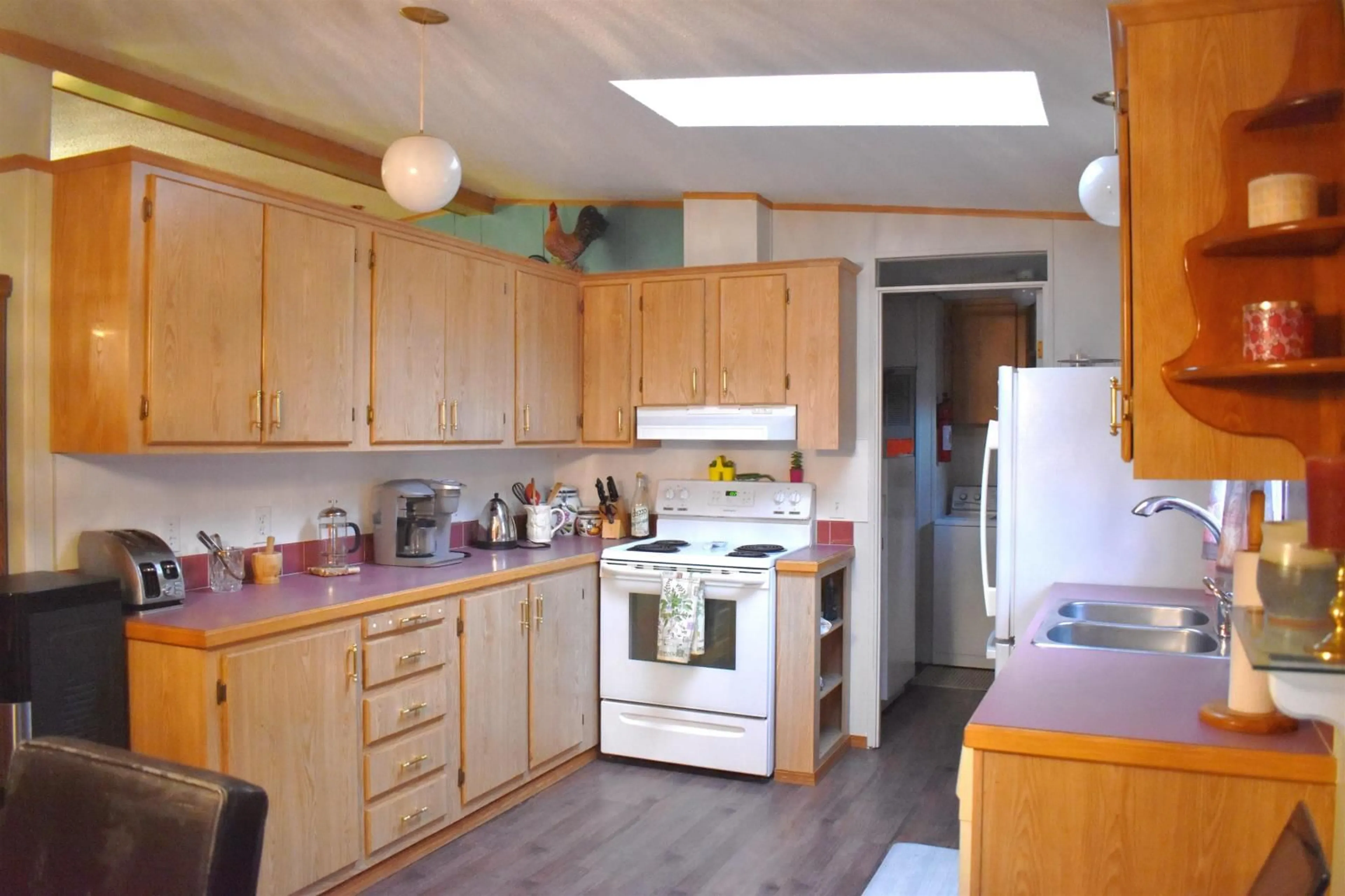 Standard kitchen, wood/laminate floor for 18 6338 VEDDER ROAD, Chilliwack British Columbia V2R3R4