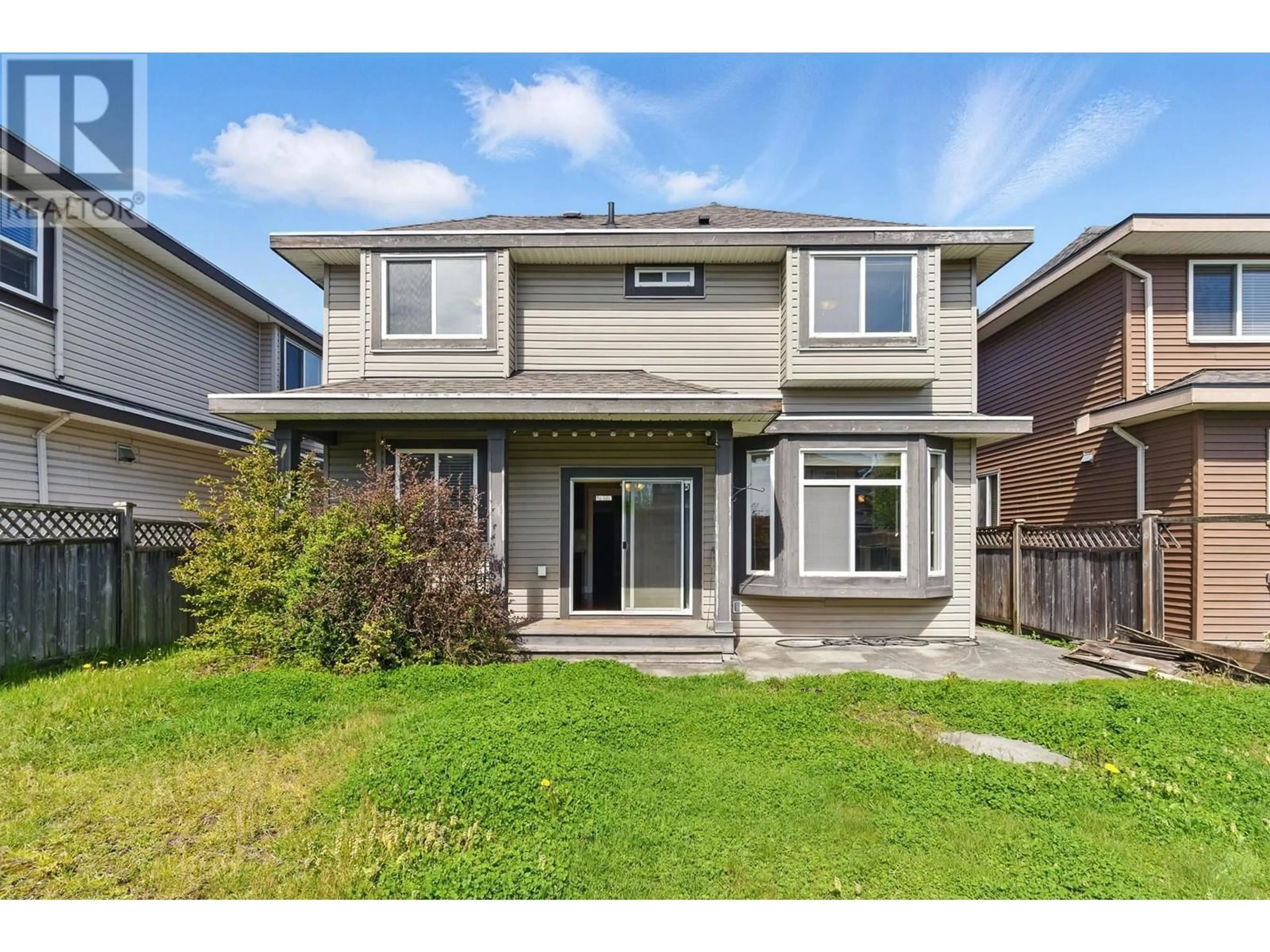 Home with vinyl exterior material, street for 1250 YANGTZE PLACE, Port Coquitlam British Columbia V3B7X1