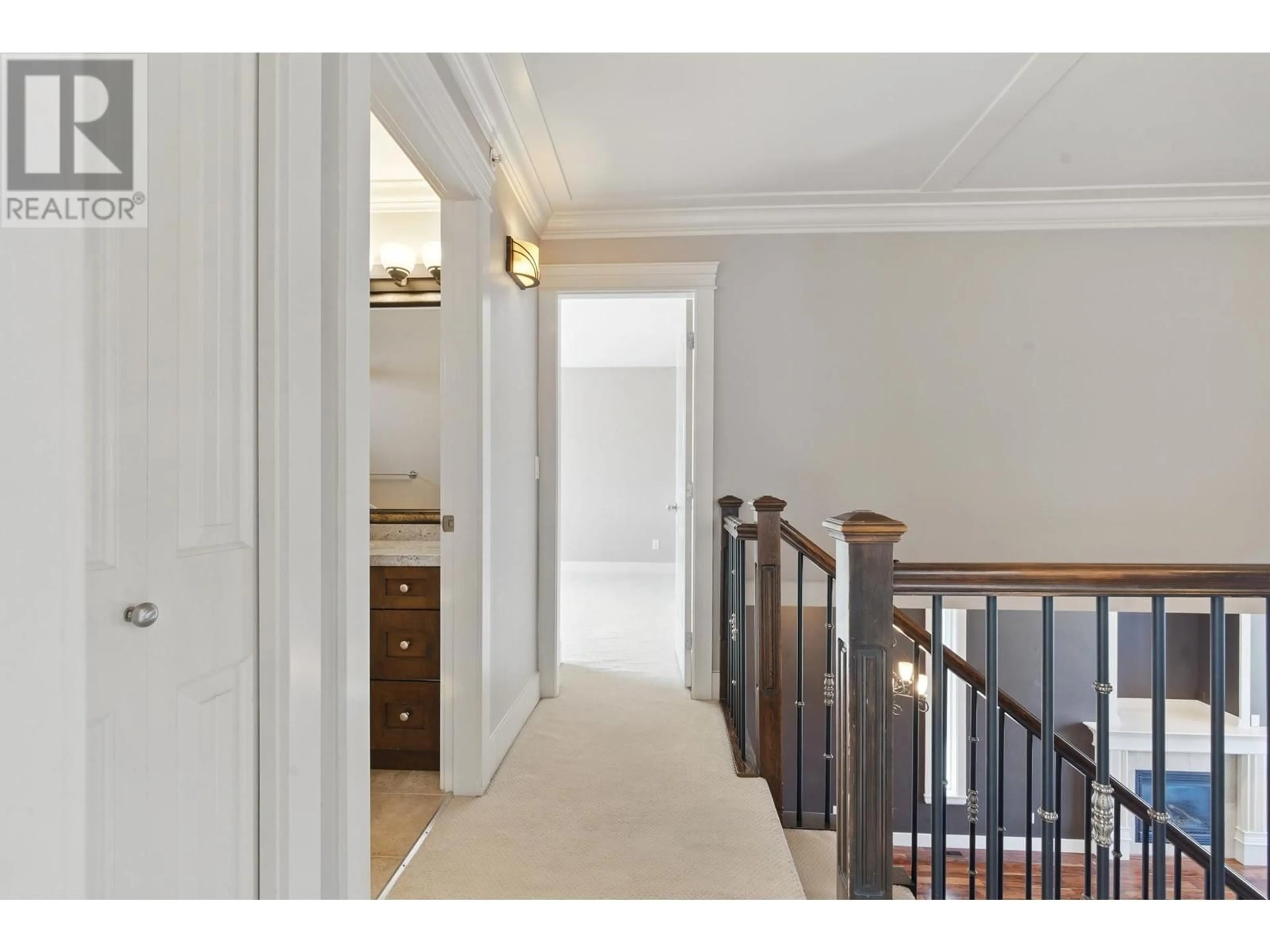 Indoor foyer for 1250 YANGTZE PLACE, Port Coquitlam British Columbia V3B7X1