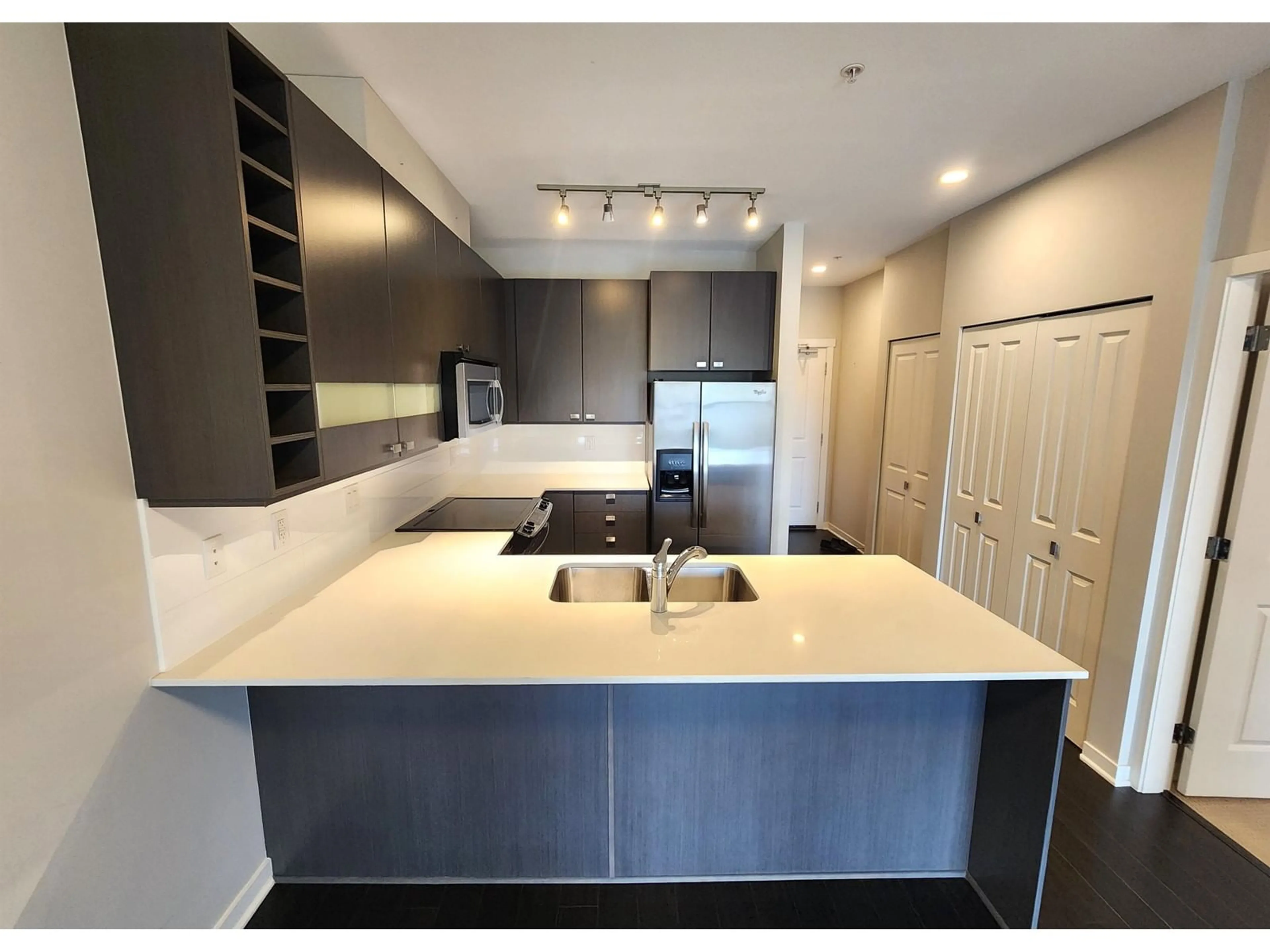 Open concept kitchen for 328 5655 210A STREET, Langley British Columbia V3A0G4