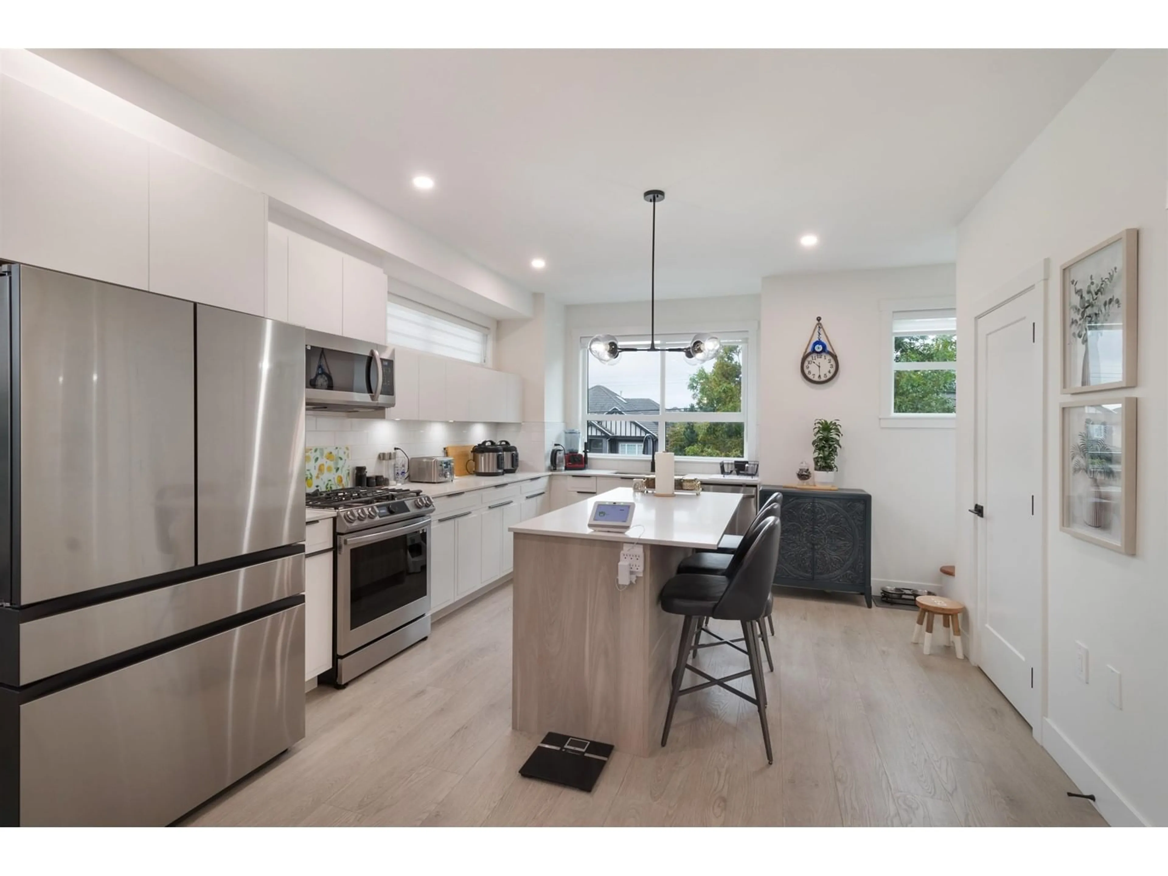 Open concept kitchen, unknown for 1 6138 128 STREET, Surrey British Columbia V3X0K9