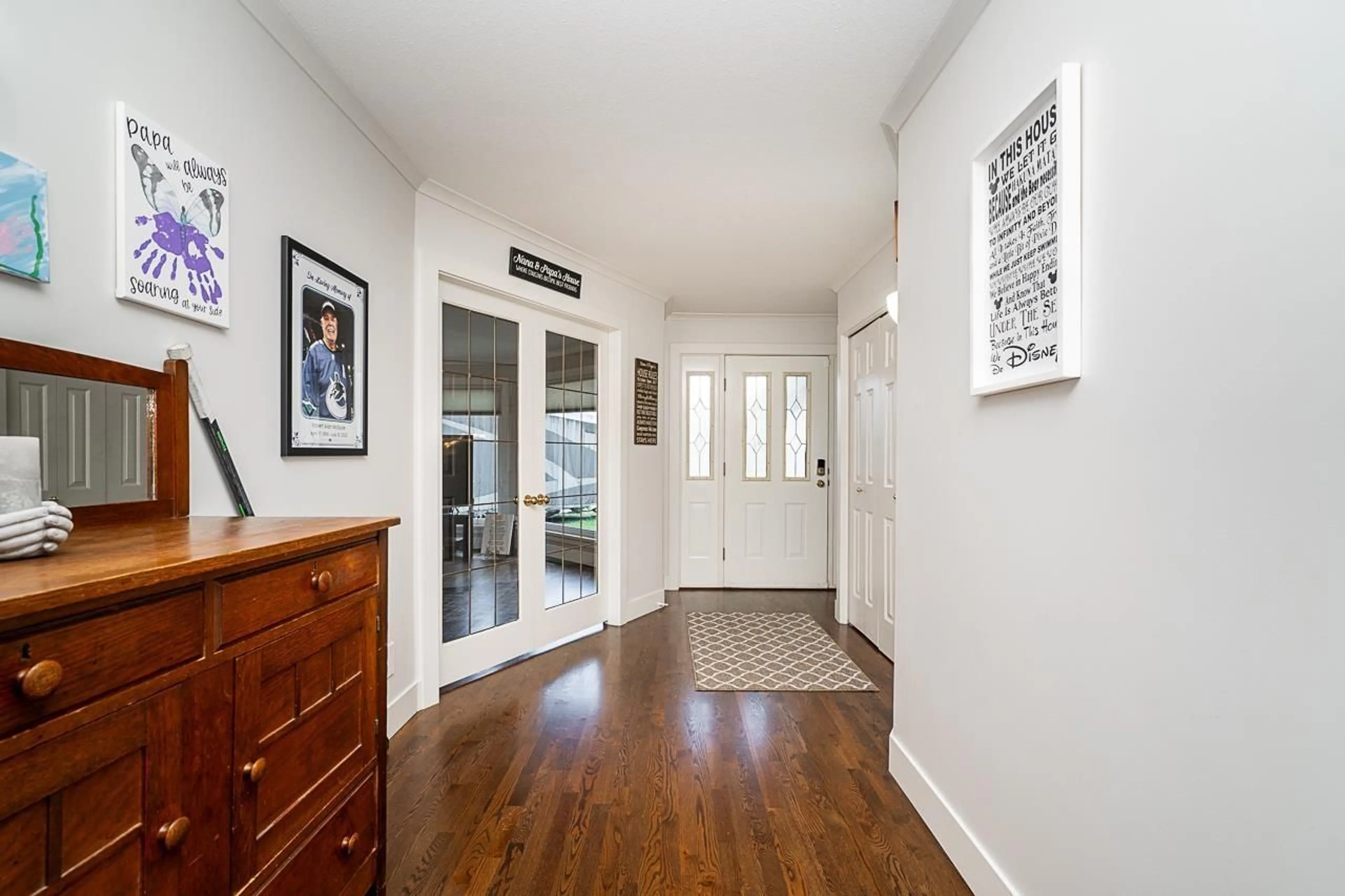 Indoor entryway for 19042 SUNRISE PLACE, Surrey British Columbia V3S7M5