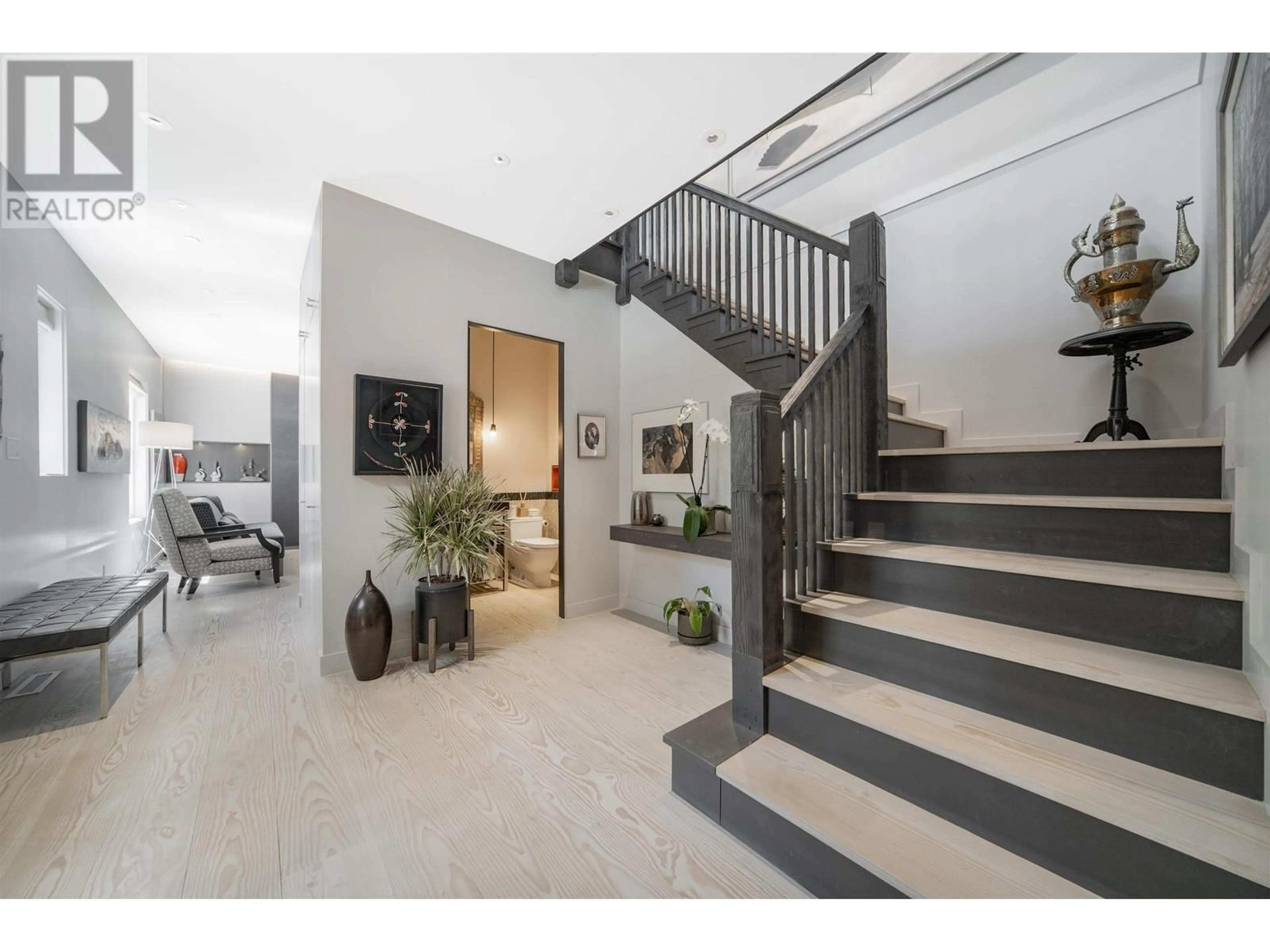 Indoor foyer, cement floor for 1501 ATLAS LANE, Vancouver British Columbia V6P0C9