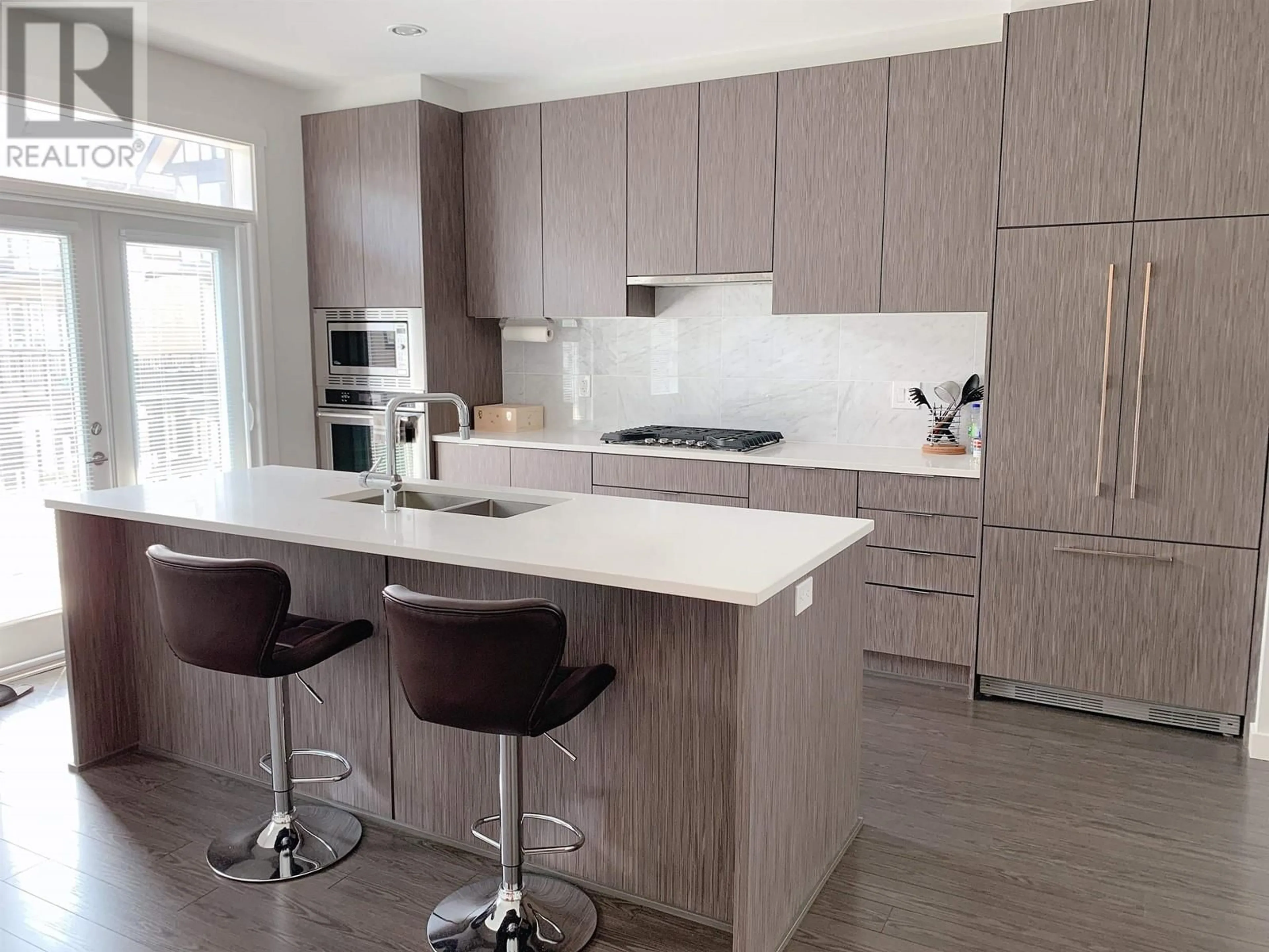 Contemporary kitchen, unknown for 122 10388 NO.2 ROAD, Richmond British Columbia V7E0B9