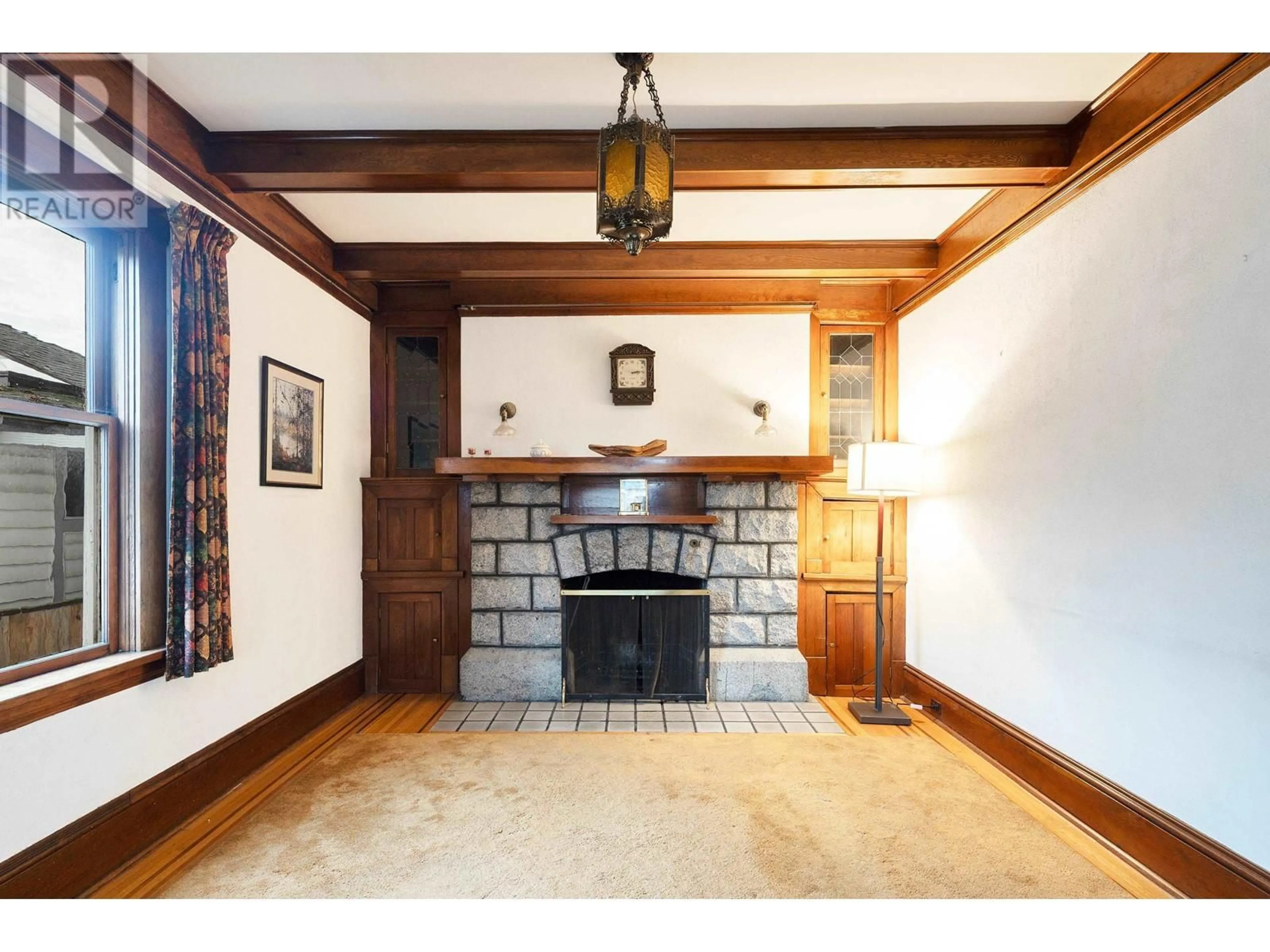 Living room, wood floors for 2886 W 29TH AVENUE, Vancouver British Columbia V6L1Y1