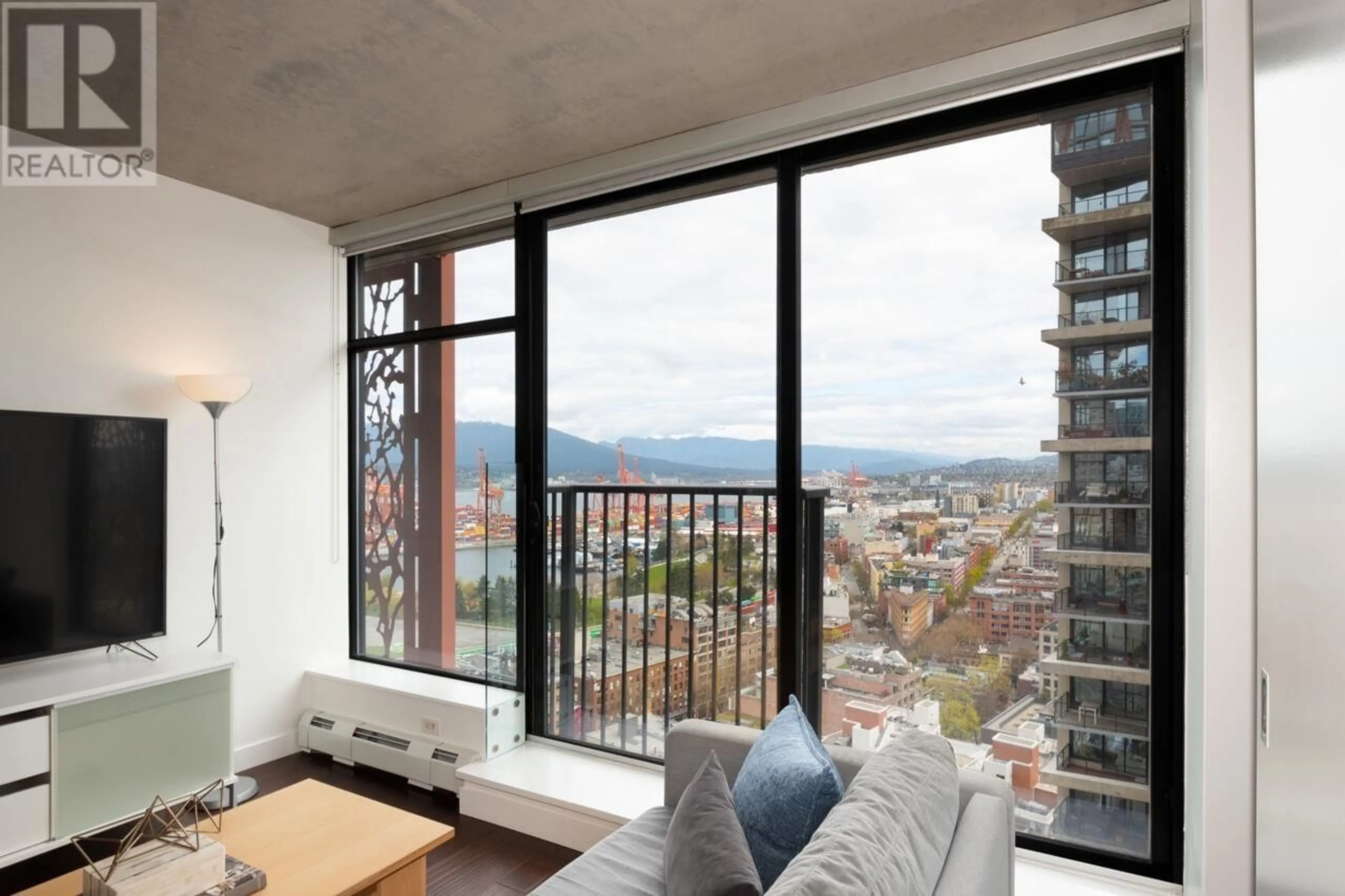 Living room, wood floors for 2704 128 W CORDOVA STREET, Vancouver British Columbia V6B0E6