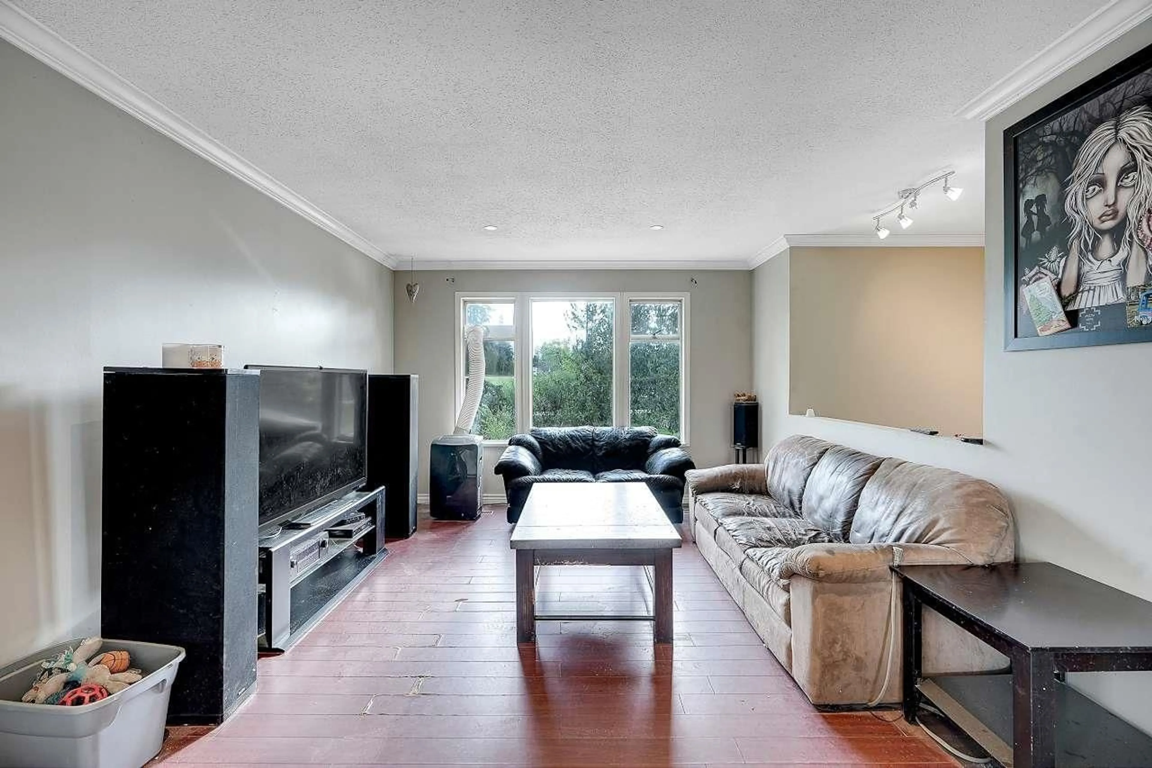 Living room with furniture, unknown for 8699 DEWDNEY TRUNK ROAD, Mission British Columbia V2V6Y2