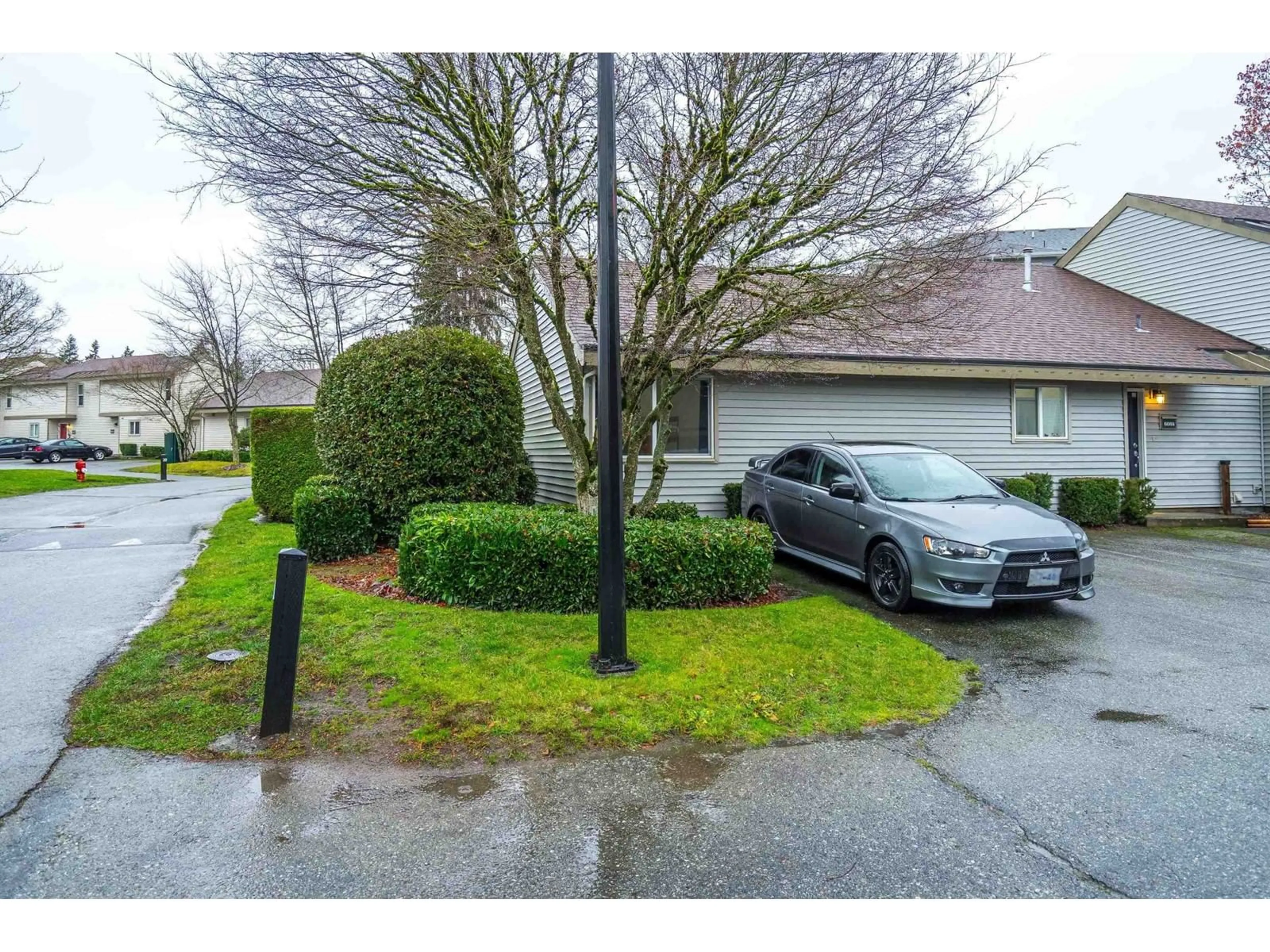 Parking for 6084 W GREENSIDE DRIVE, Surrey British Columbia V3S5M8