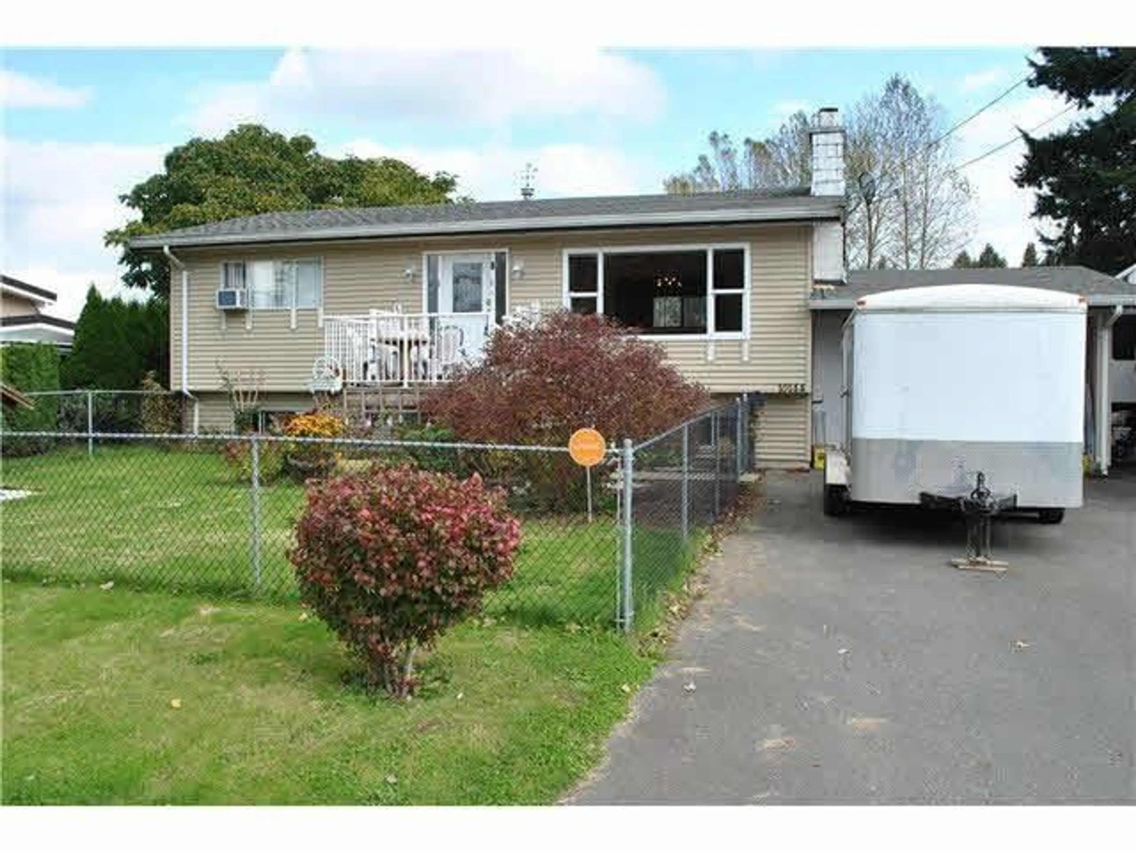 Home with vinyl exterior material, street for 10144 WEDGEWOOD DRIVE, Chilliwack British Columbia V2P6B9