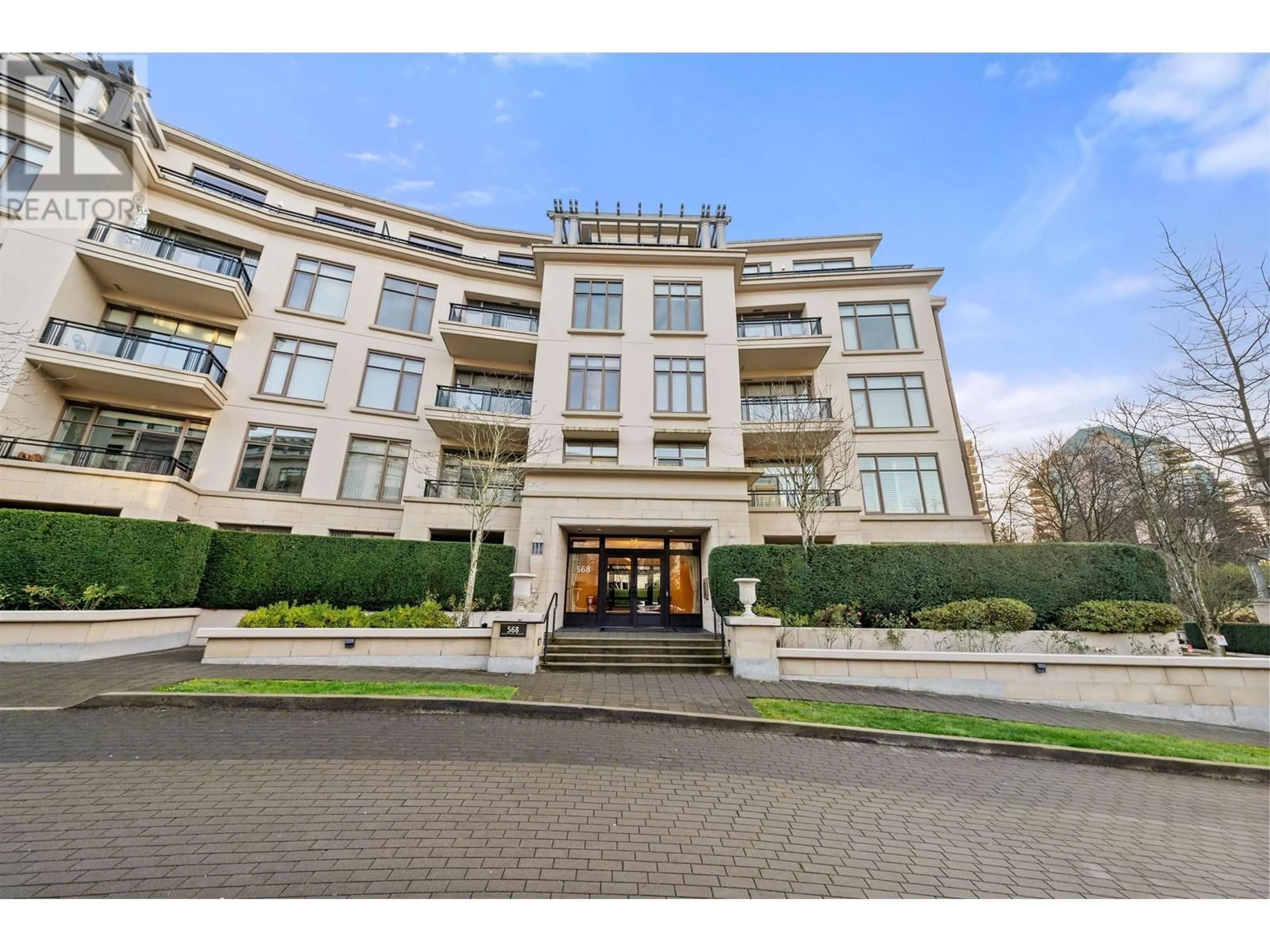 Indoor foyer for 402 - 568 WATERS EDGE CRESCENT, West Vancouver British Columbia V7T0A2