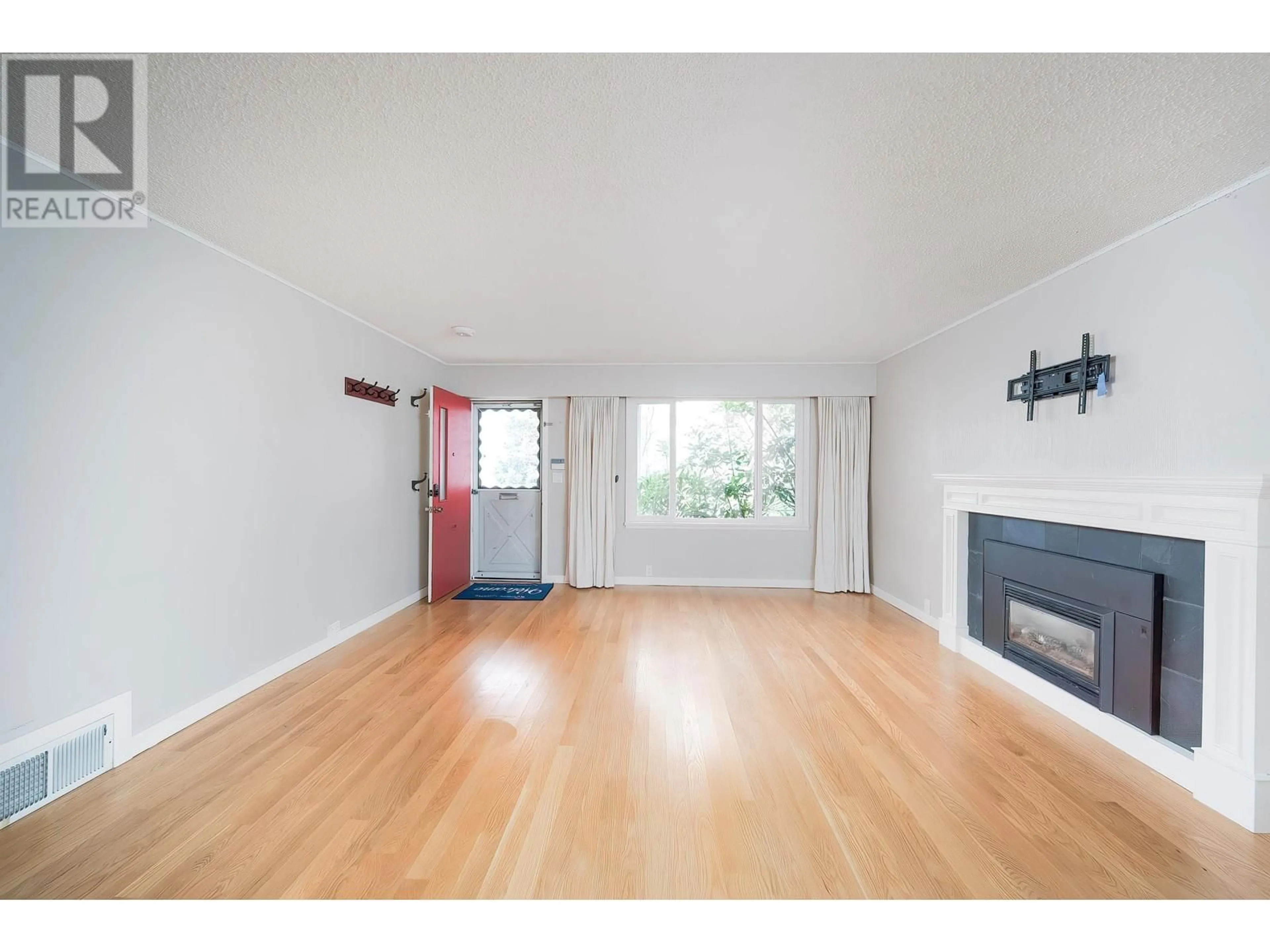 A pic of a room for 454 KELLY STREET, New Westminster British Columbia V3L3T9