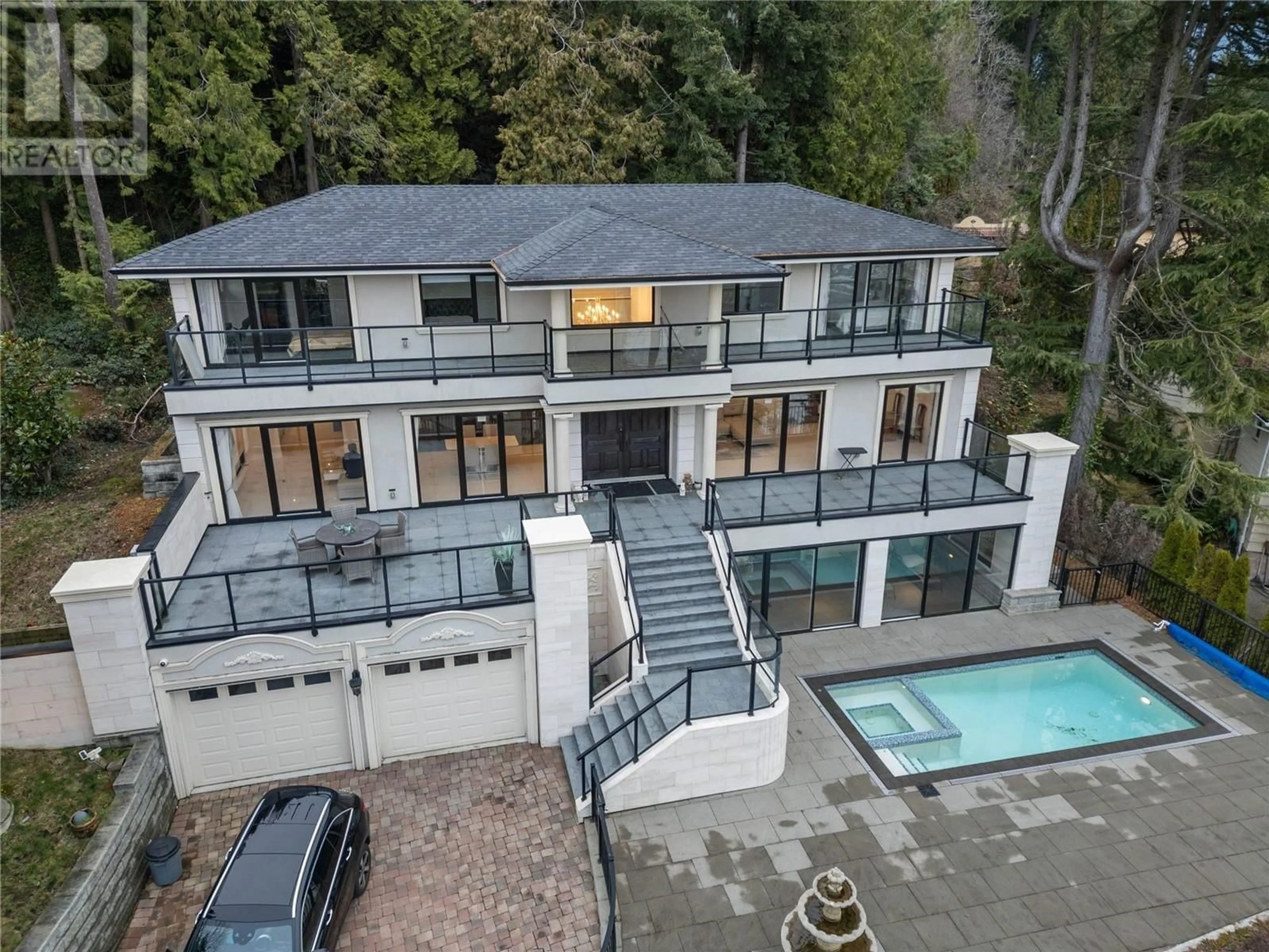 A pic from outside/outdoor area/front of a property/back of a property/a pic from drone, unknown for 863 YOUNETTE DRIVE, West Vancouver British Columbia V7T1T1