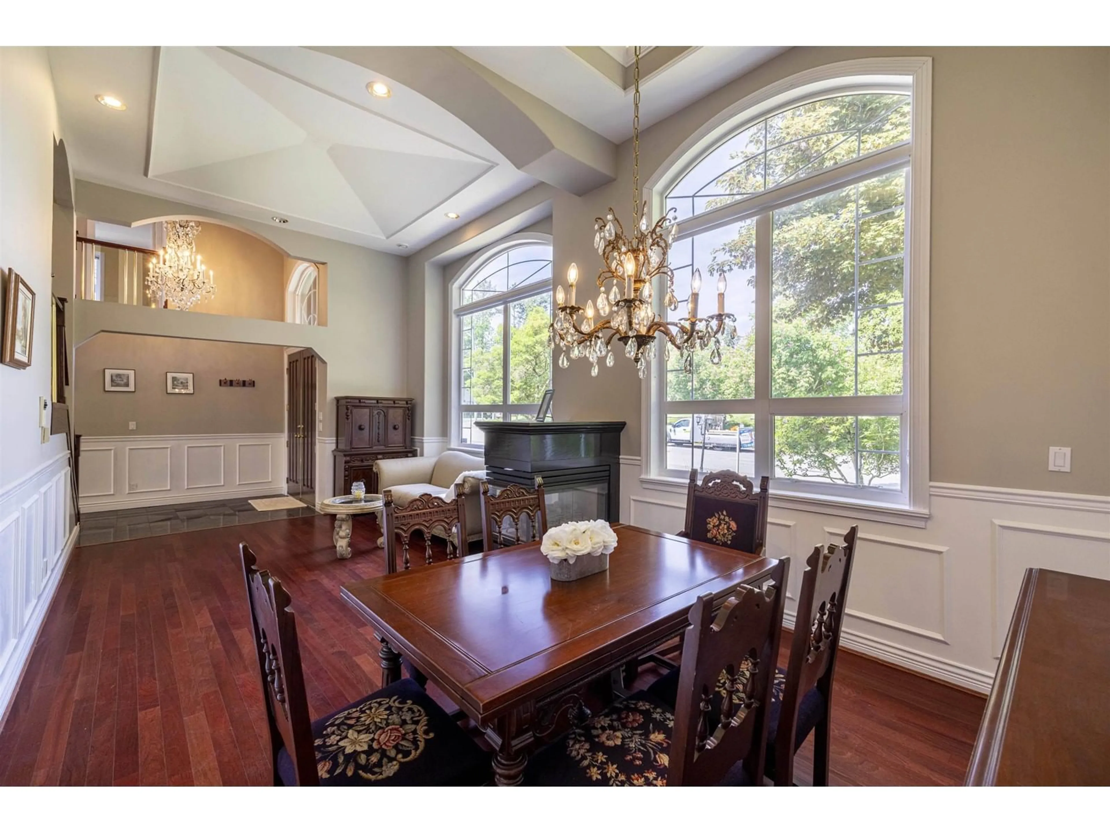 Dining room, wood/laminate floor for 14036 90 AVENUE, Surrey British Columbia V3V7Z6