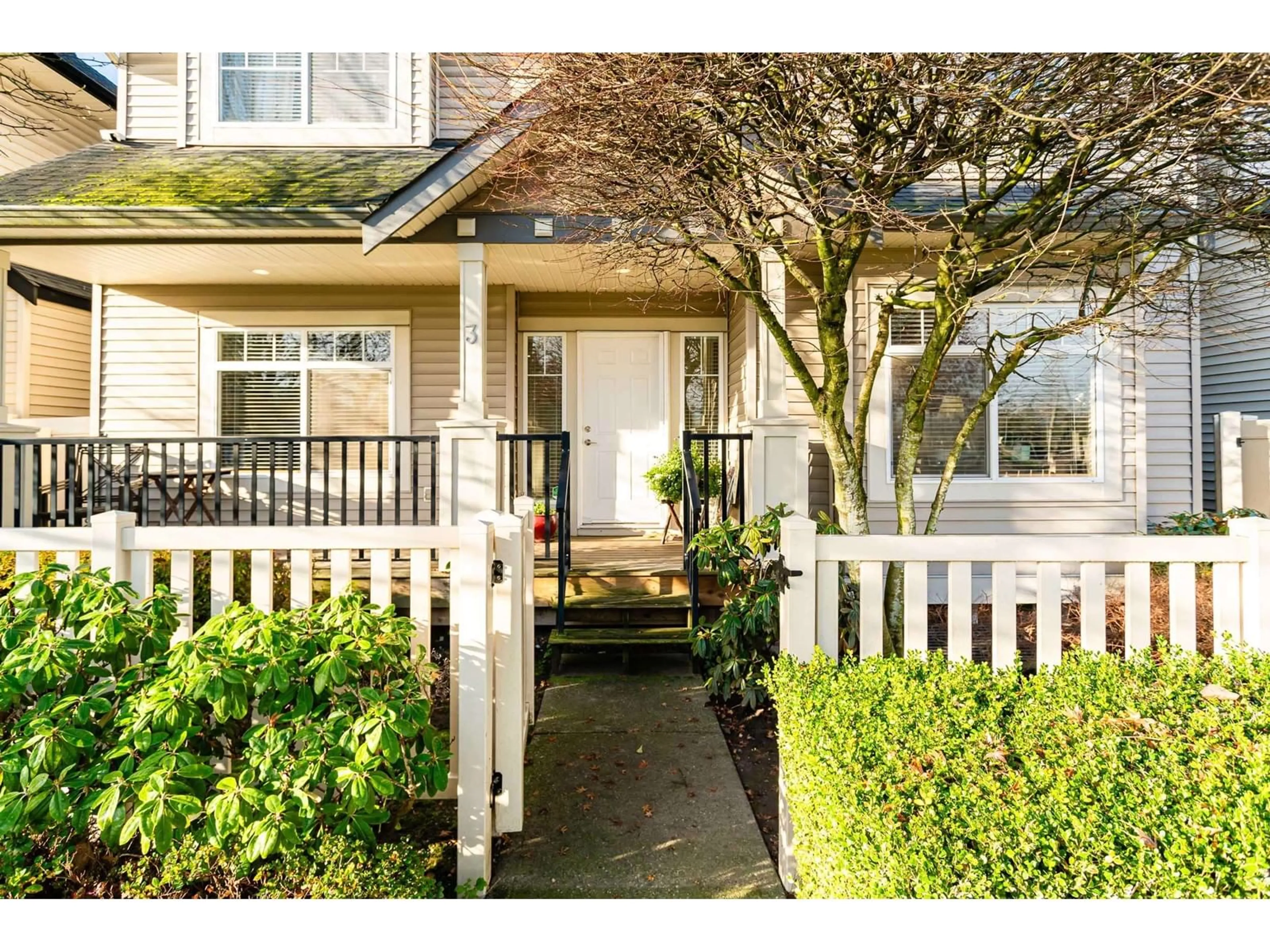 Unknown for 3 6195 168 STREET, Surrey British Columbia V3S3X9