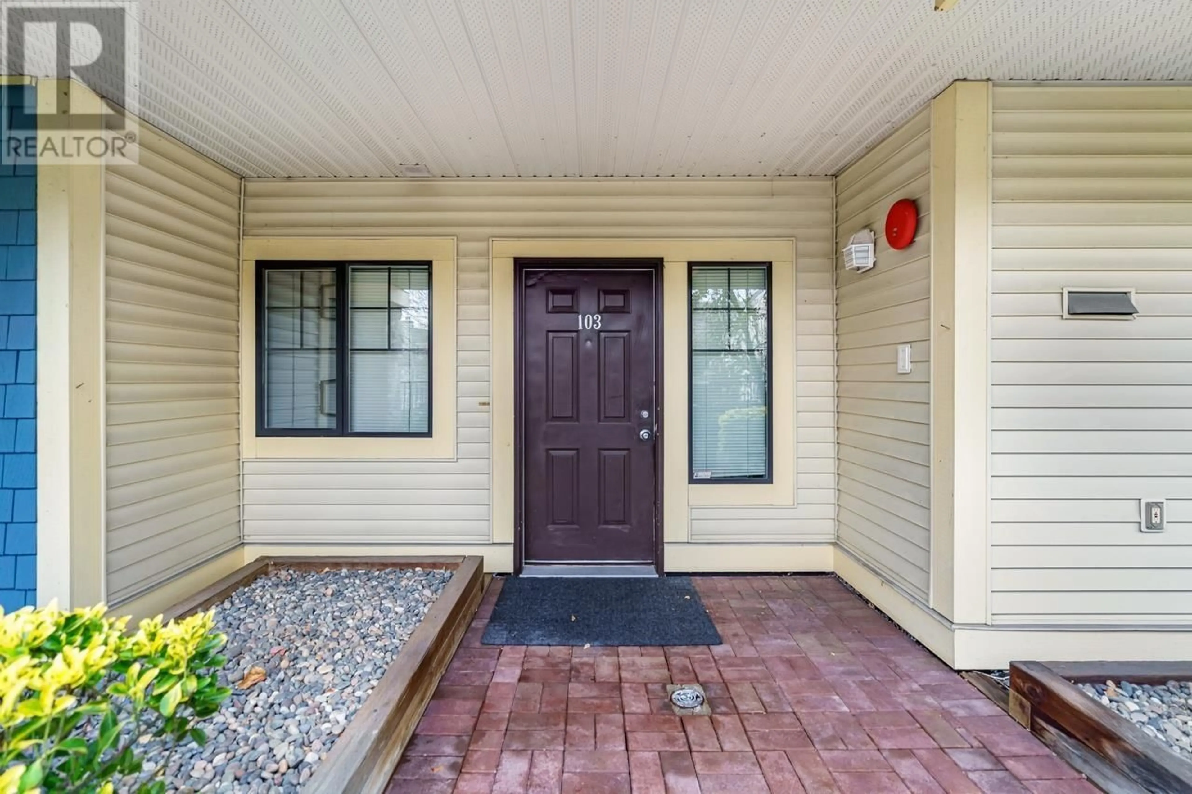 Indoor entryway for 103 102 BEGIN STREET, Coquitlam British Columbia V3K4V2