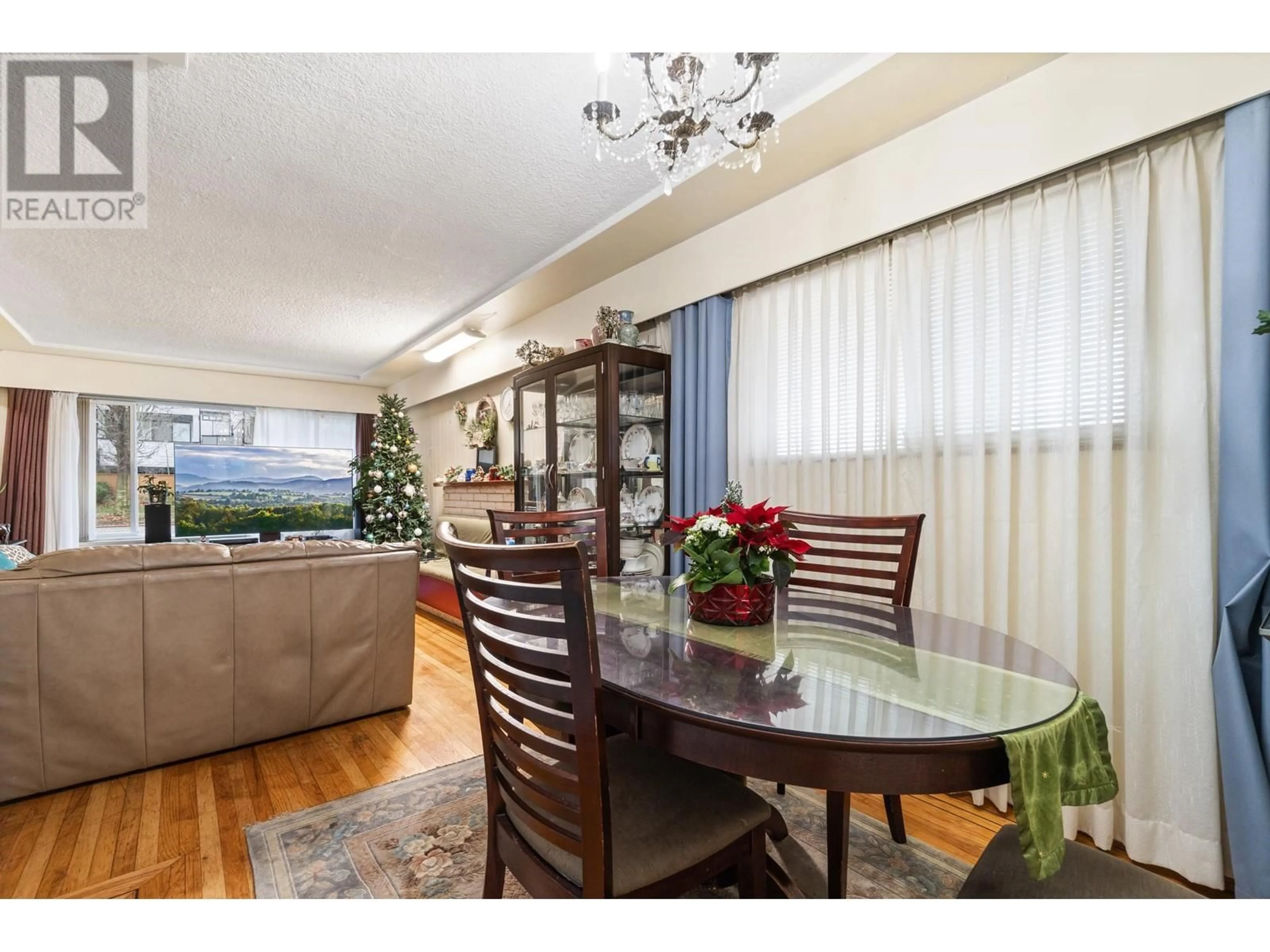 Dining room, wood/laminate floor for 2545 E 29TH AVENUE, Vancouver British Columbia V5R1V2