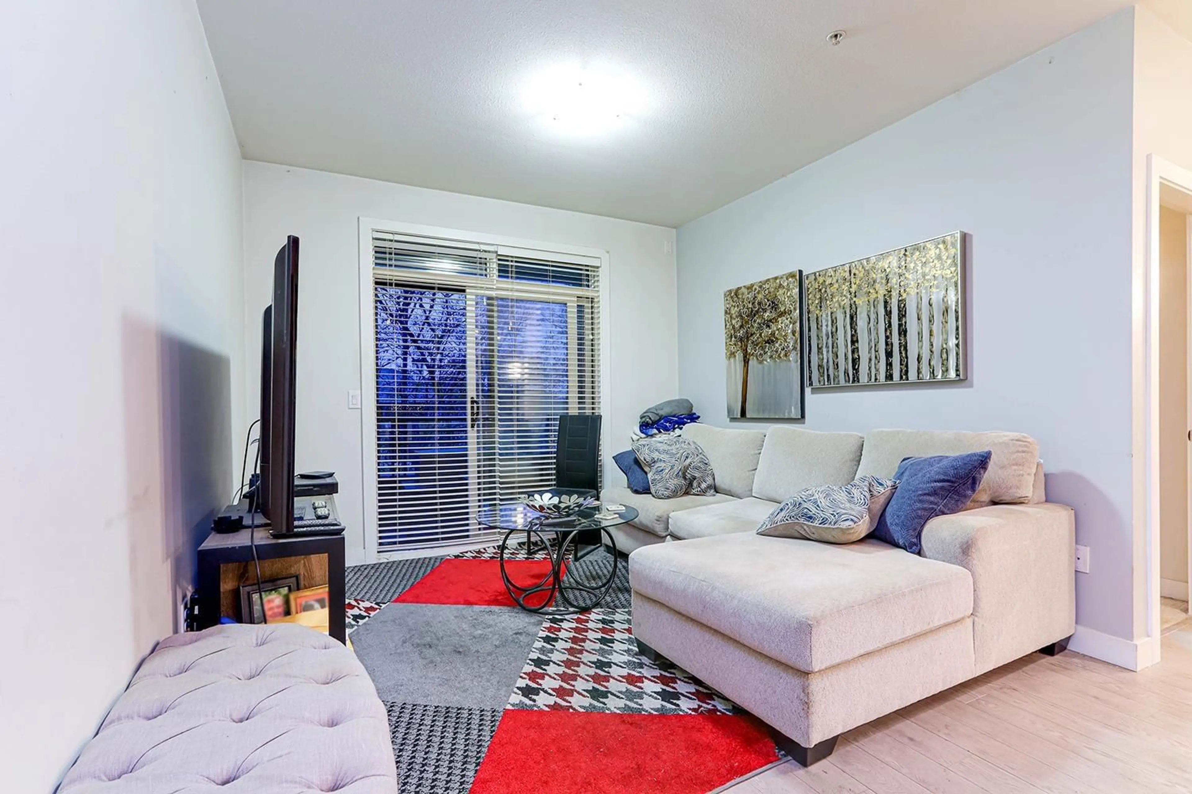 Living room with furniture, unknown for 306 - 20058 FRASER, Langley British Columbia V3A0E5