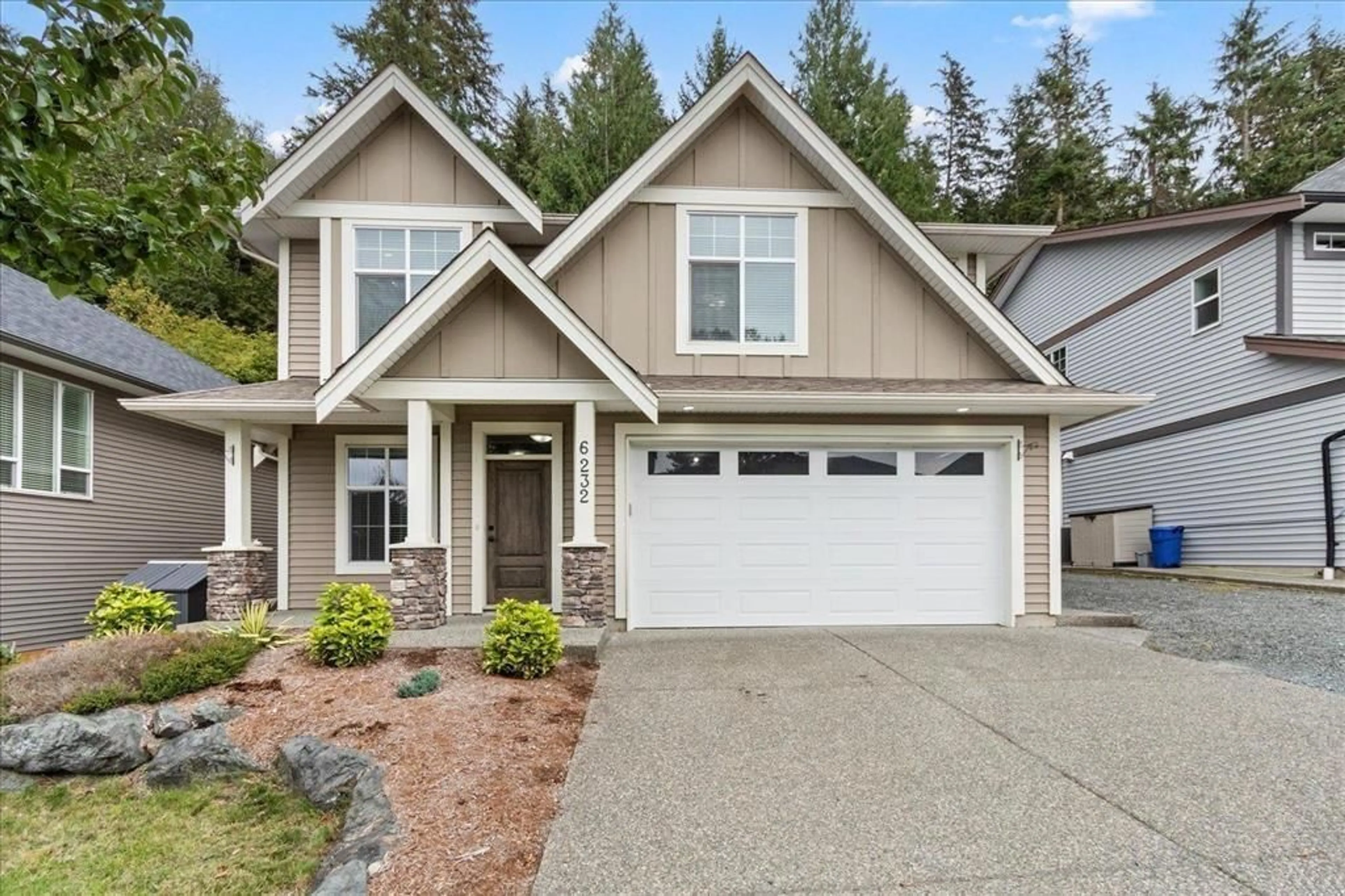 Home with vinyl exterior material, street for 6232 REXFORD DRIVE, Chilliwack British Columbia V2R0L3