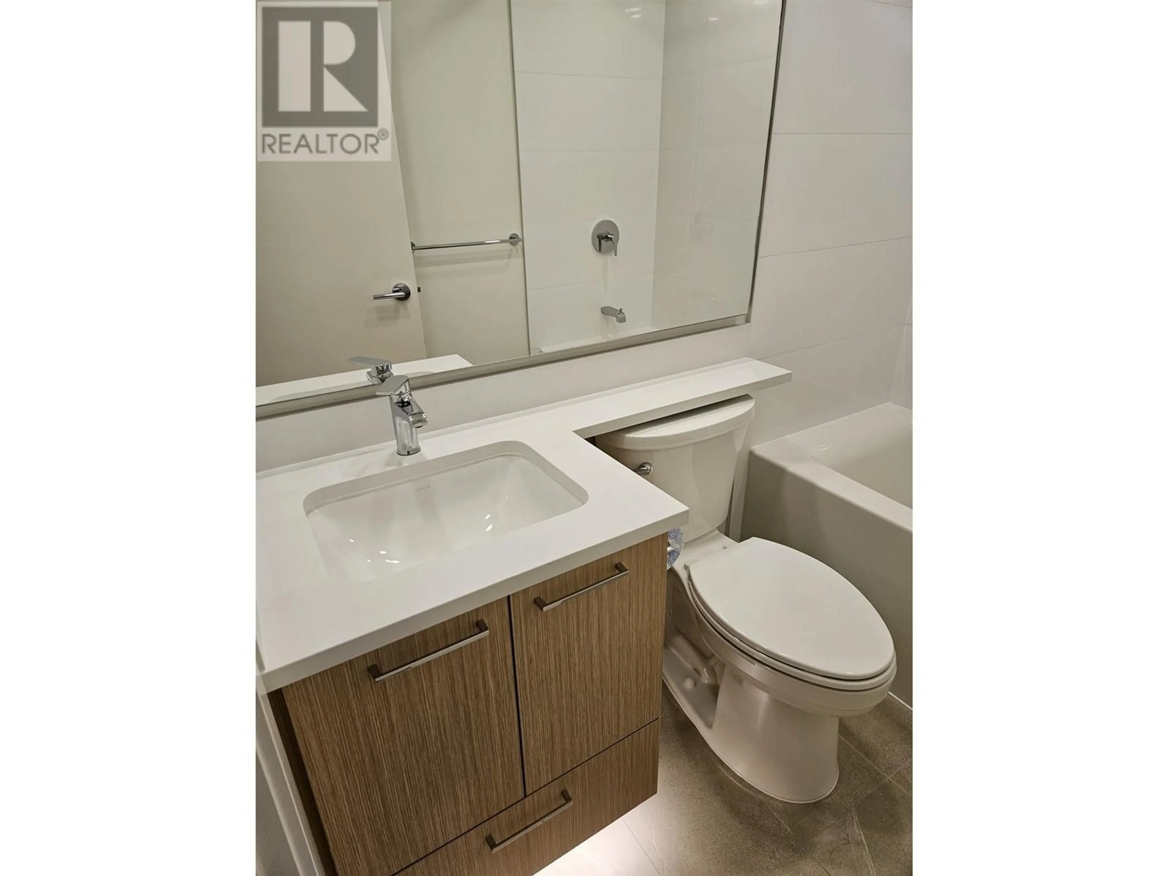 Standard bathroom, unknown for 506 7588 16TH STREET, Burnaby British Columbia V3N0H8