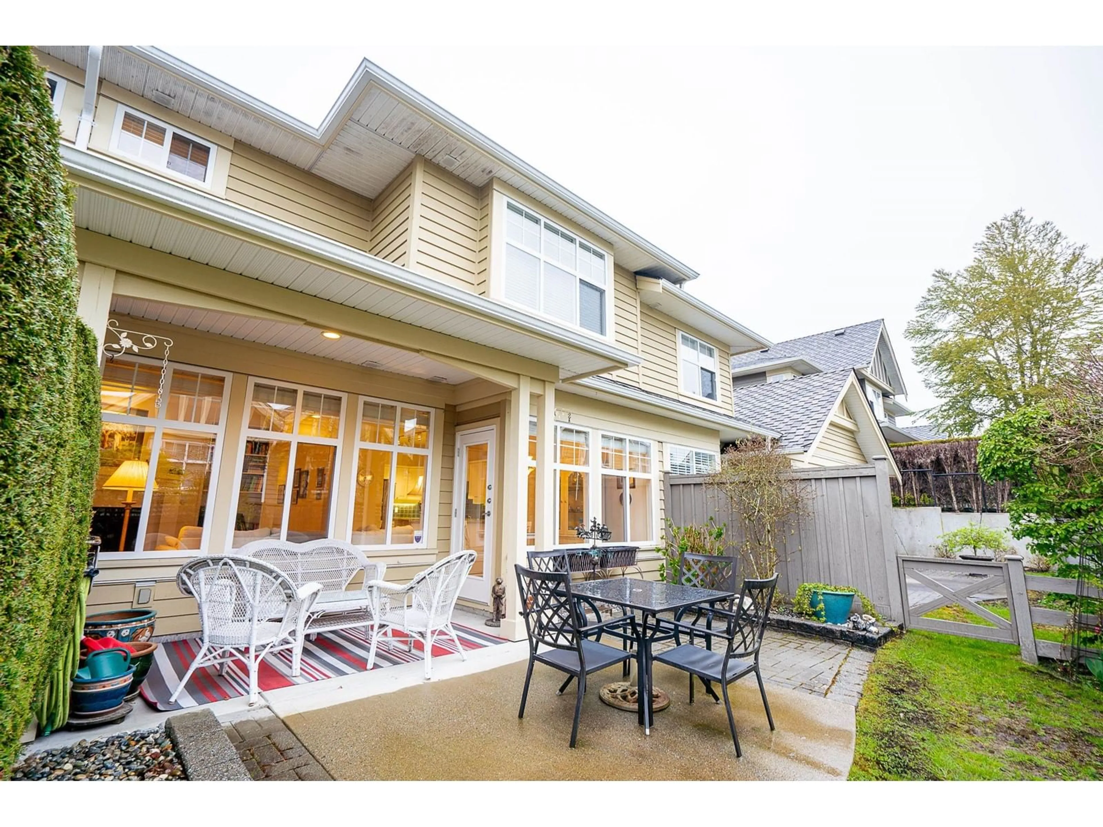 Patio, street for 93 15500 ROSEMARY HEIGHTS CRESCENT, Surrey British Columbia V3Z0K1