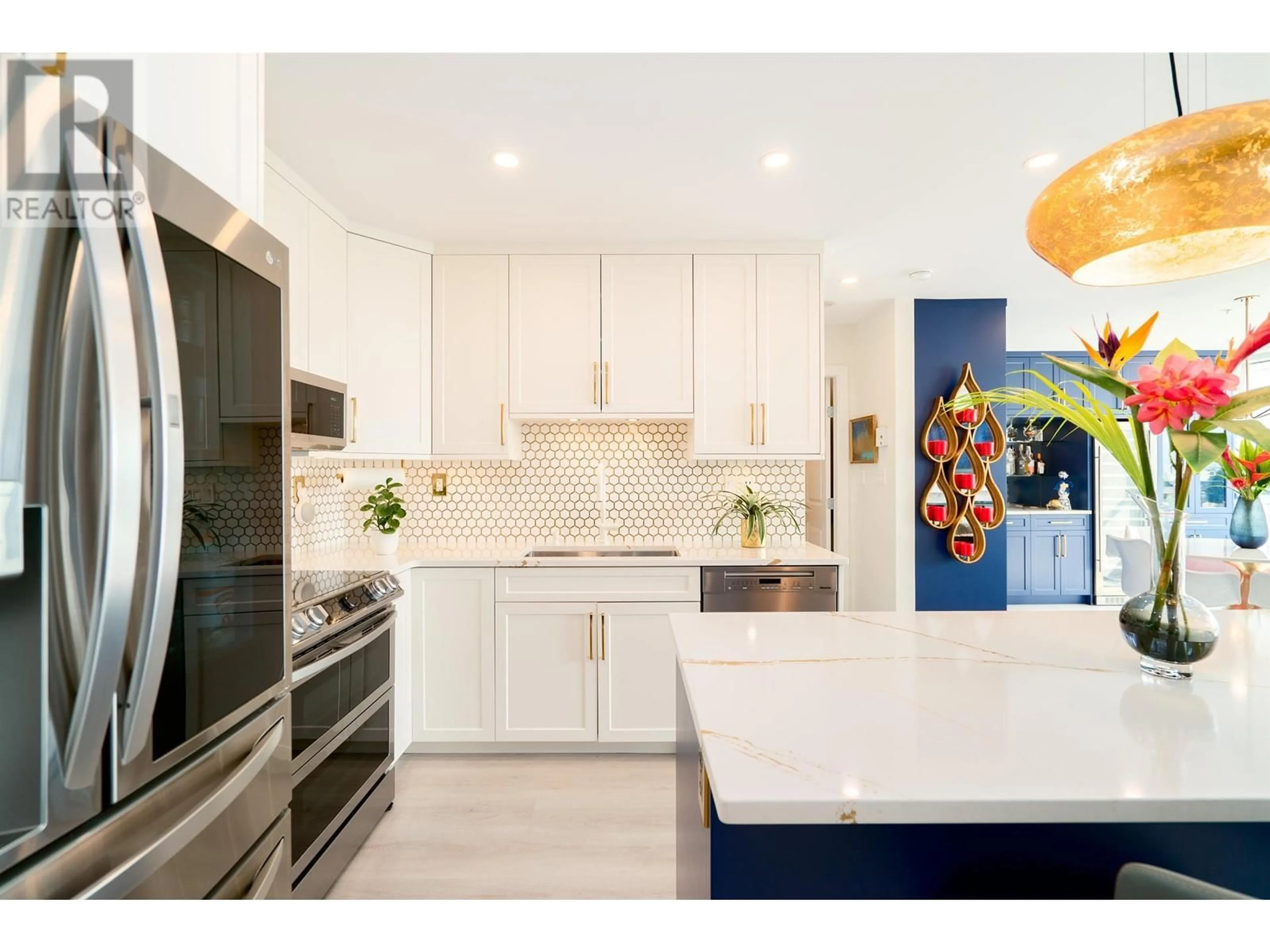 Contemporary kitchen, ceramic/tile floor for 804 12069 HARRIS ROAD, Pitt Meadows British Columbia V3Y0C8