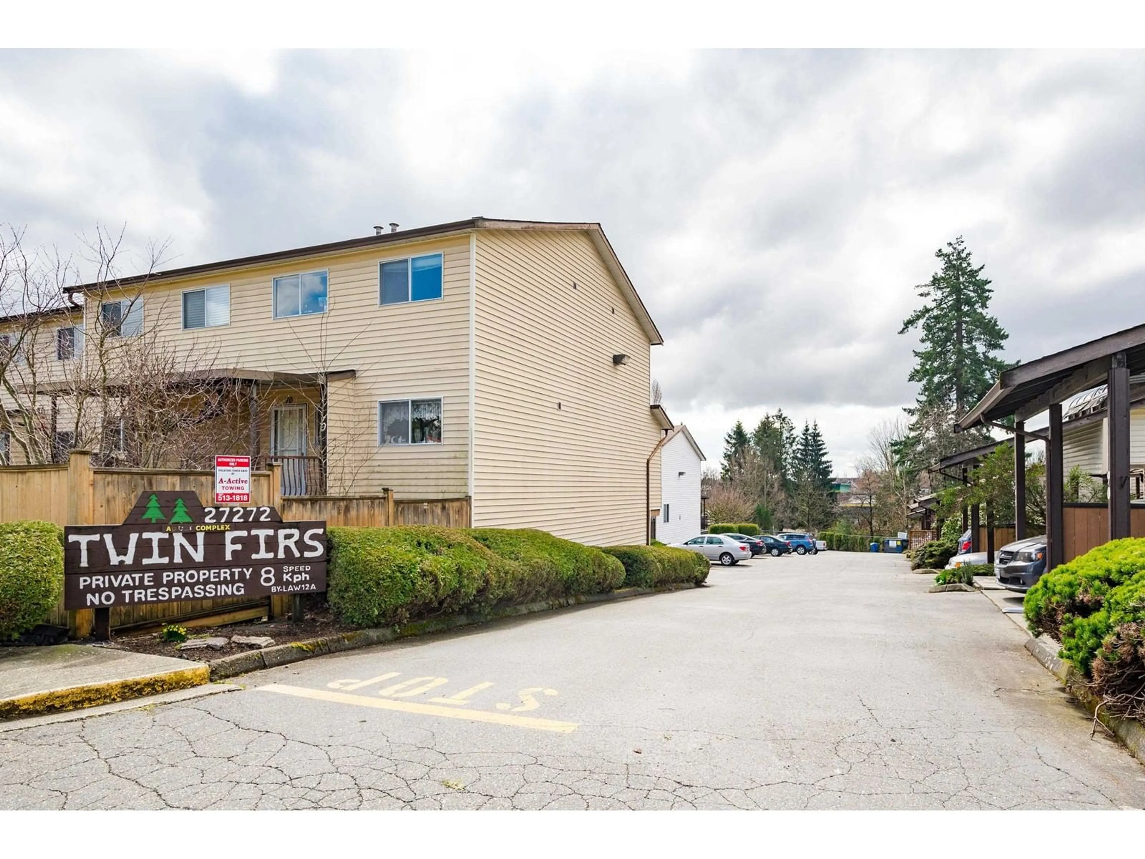 Indoor foyer for 90 27272 32 AVENUE, Langley British Columbia V4W3T9