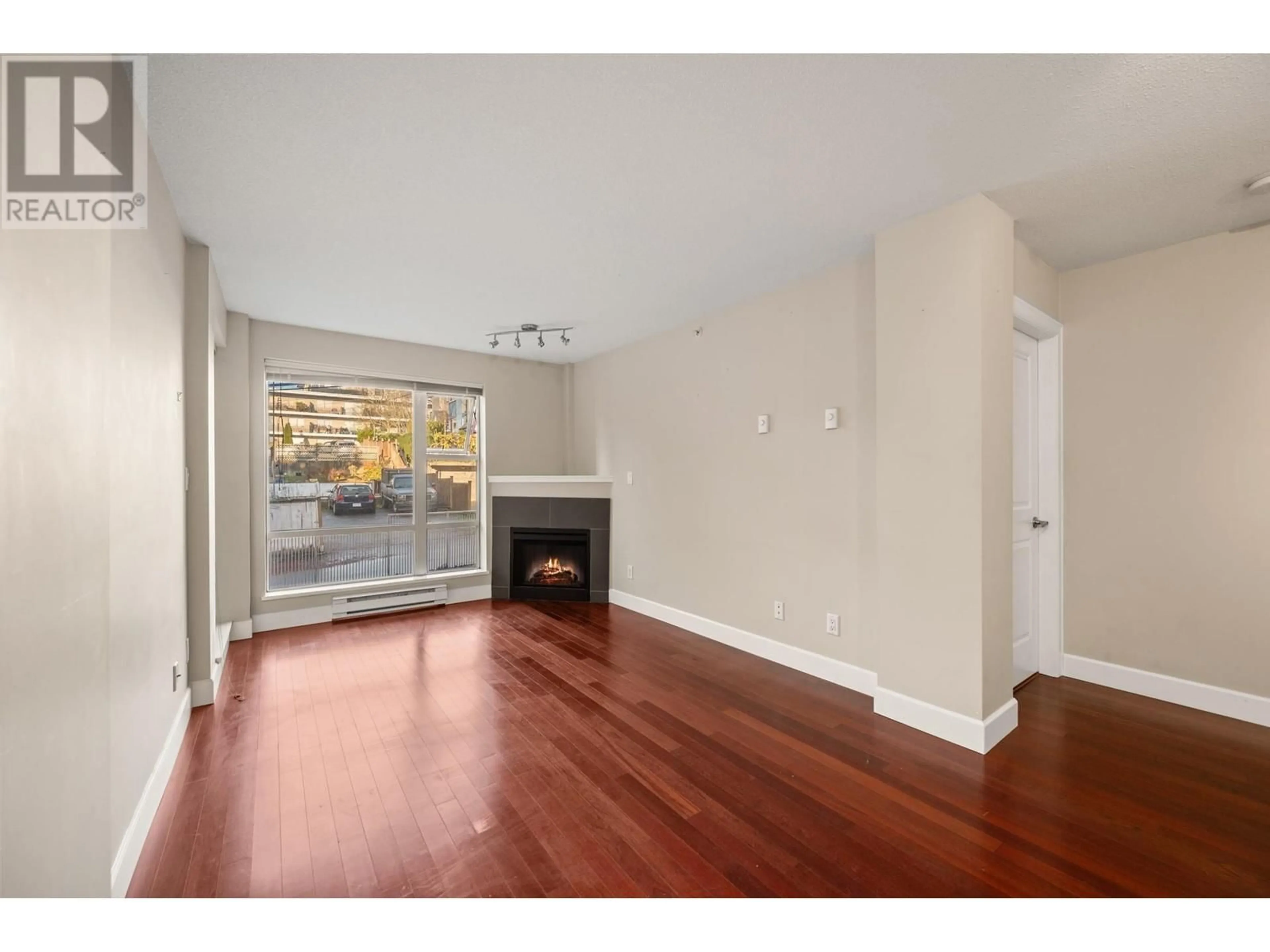 A pic of a room for 305 3811 HASTINGS STREET, Burnaby British Columbia V5C6V2