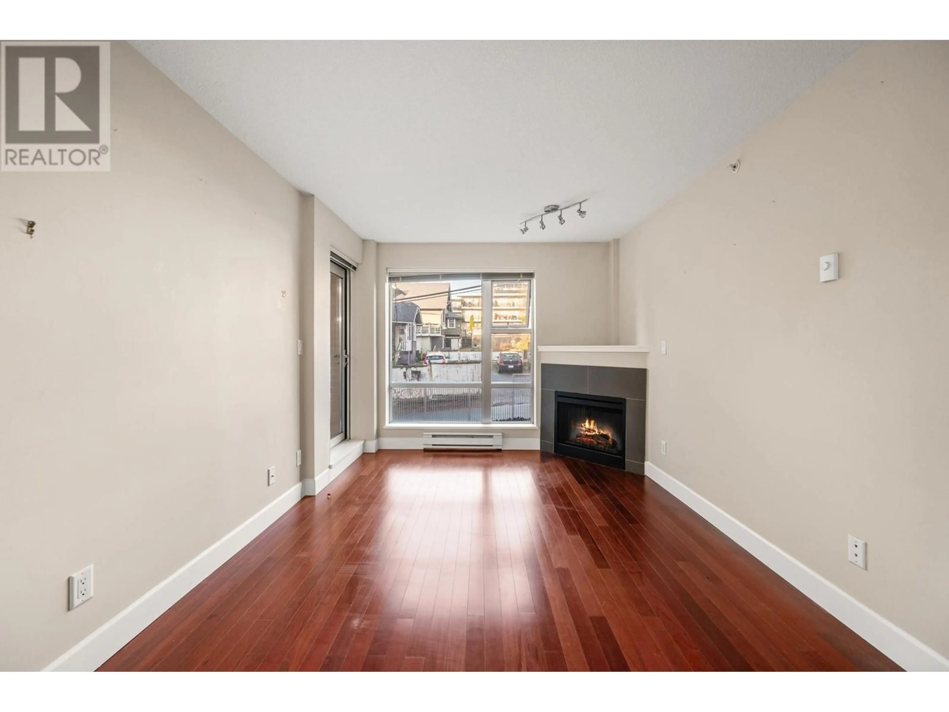 A pic of a room for 305 3811 HASTINGS STREET, Burnaby British Columbia V5C6V2