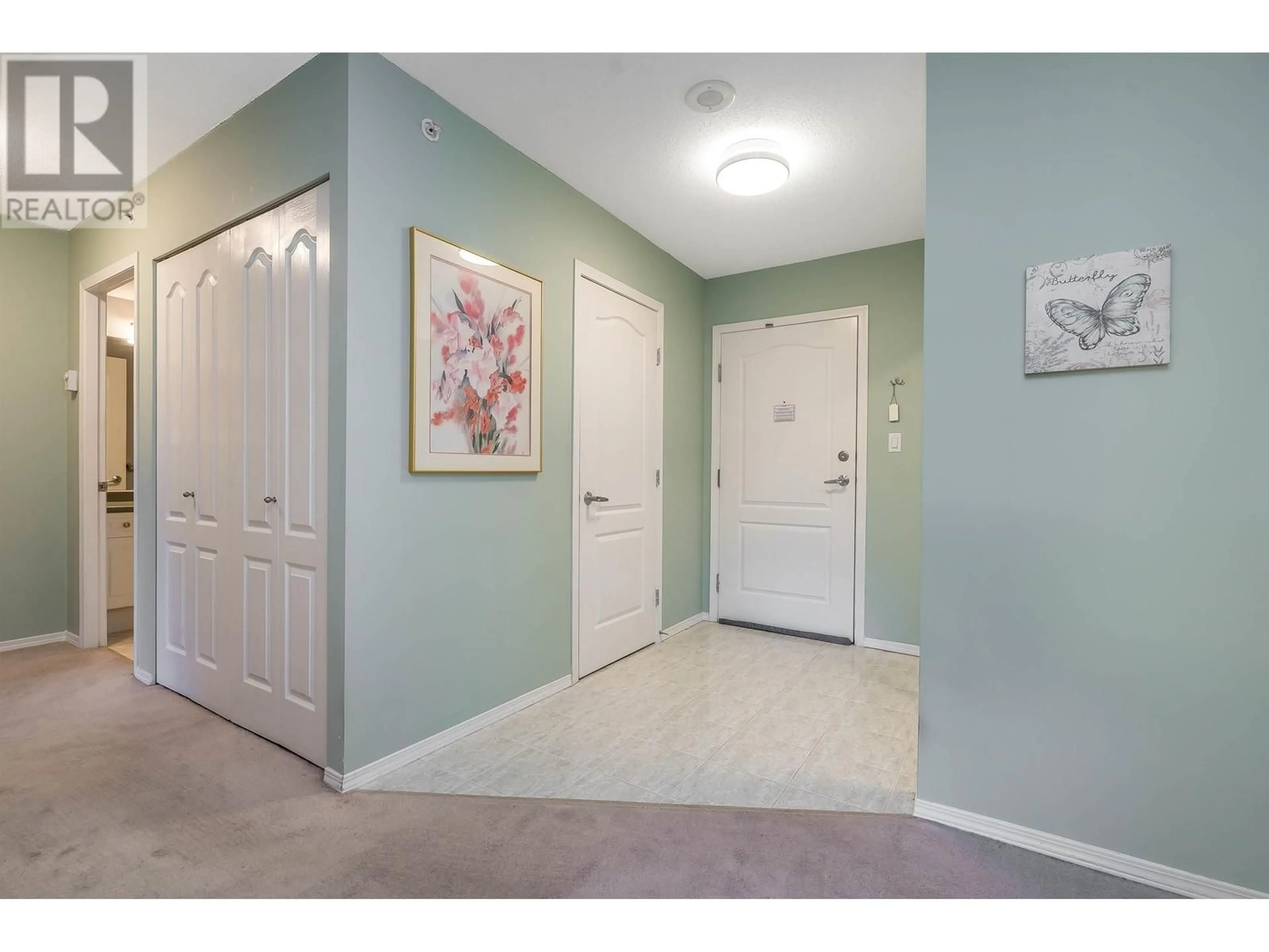 Indoor entryway for 310 12148 224 STREET, Maple Ridge British Columbia V2X3N8