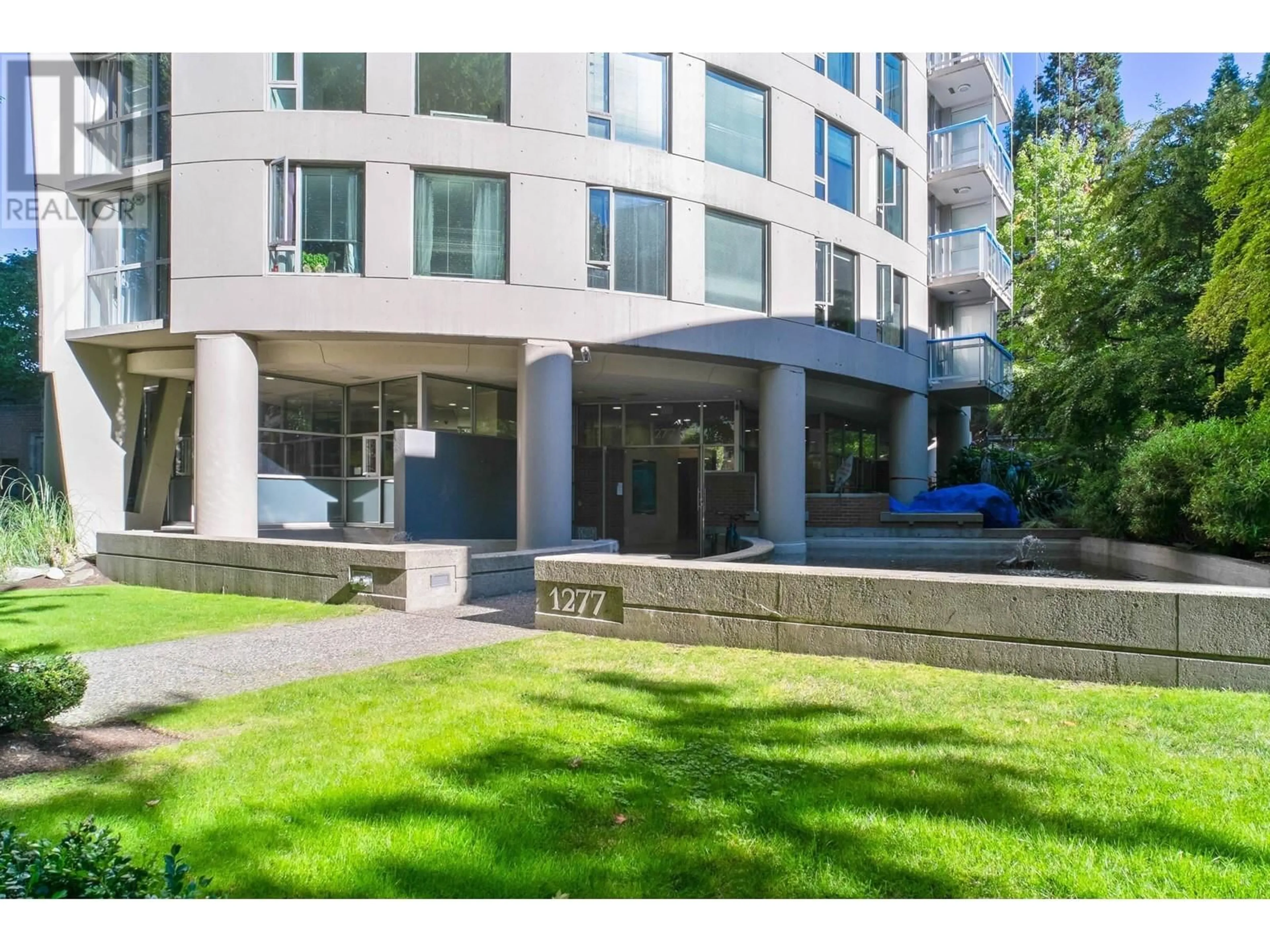 Indoor foyer for 607 1277 NELSON STREET, Vancouver British Columbia V6E4M8