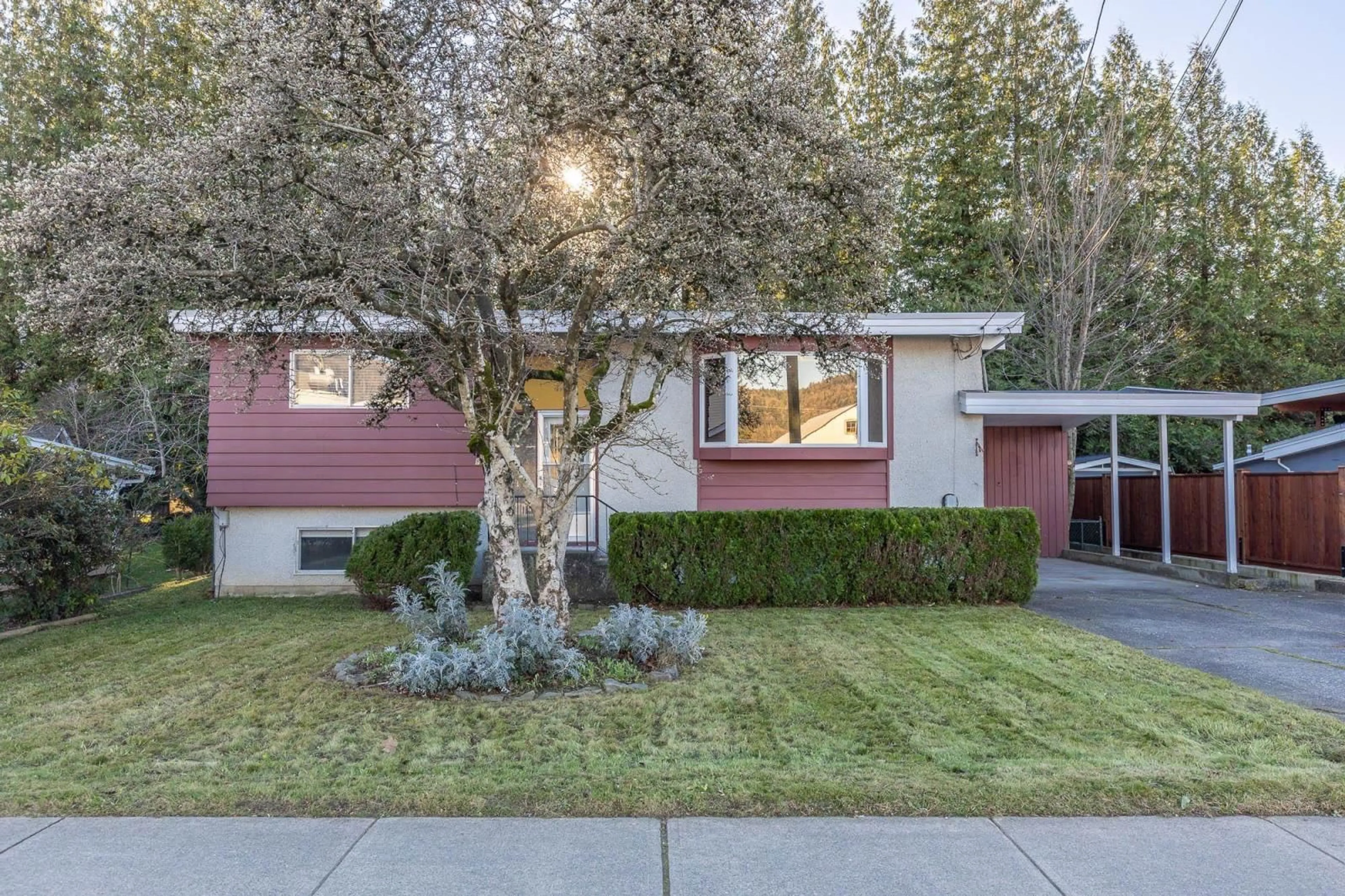 Home with vinyl exterior material, street for 6978 CHEAM AVENUE, Agassiz British Columbia V0M1A3