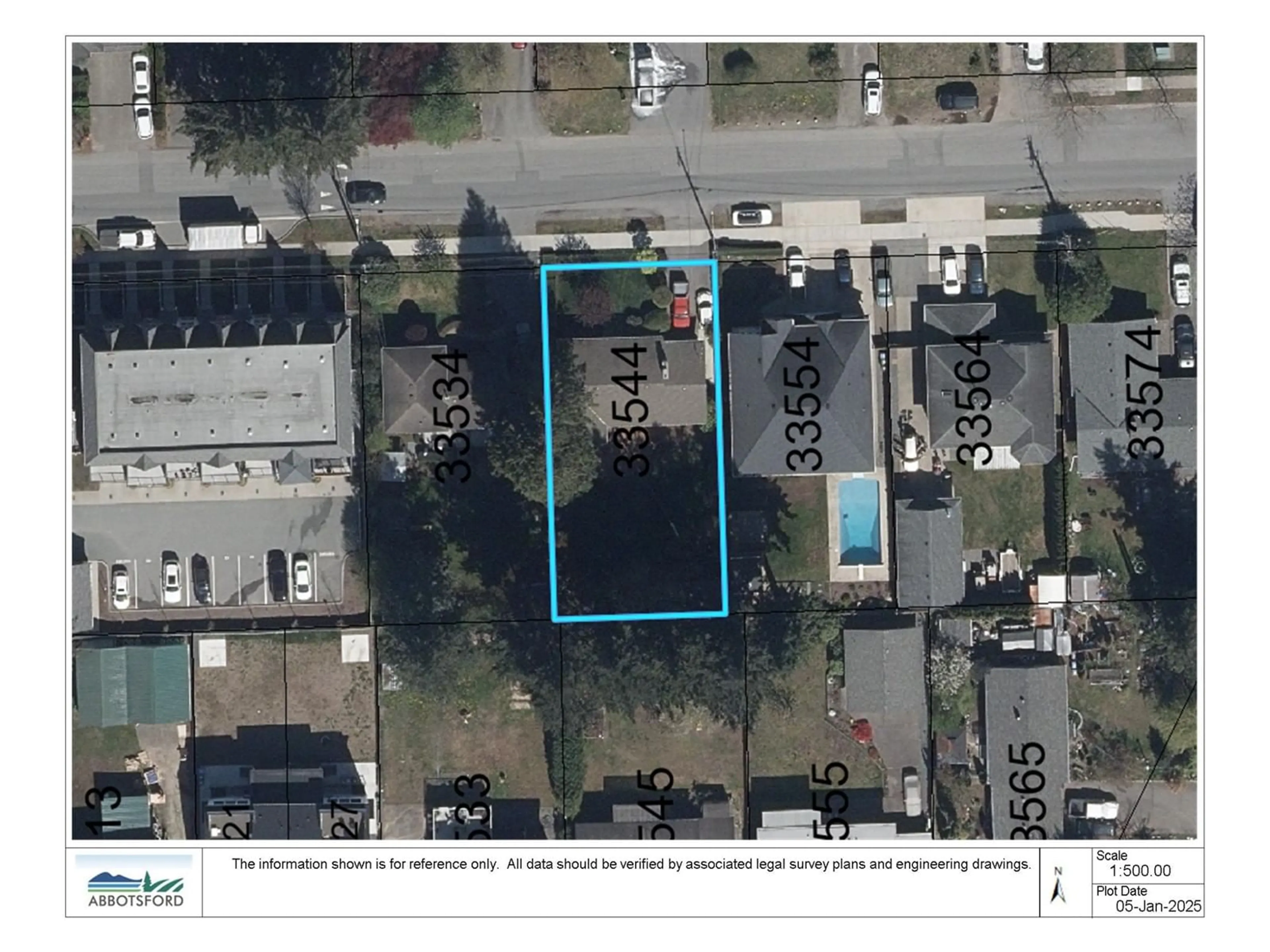 A pic from outside/outdoor area/front of a property/back of a property/a pic from drone, street for 33544 LYNN AVENUE, Abbotsford British Columbia V2S1E3