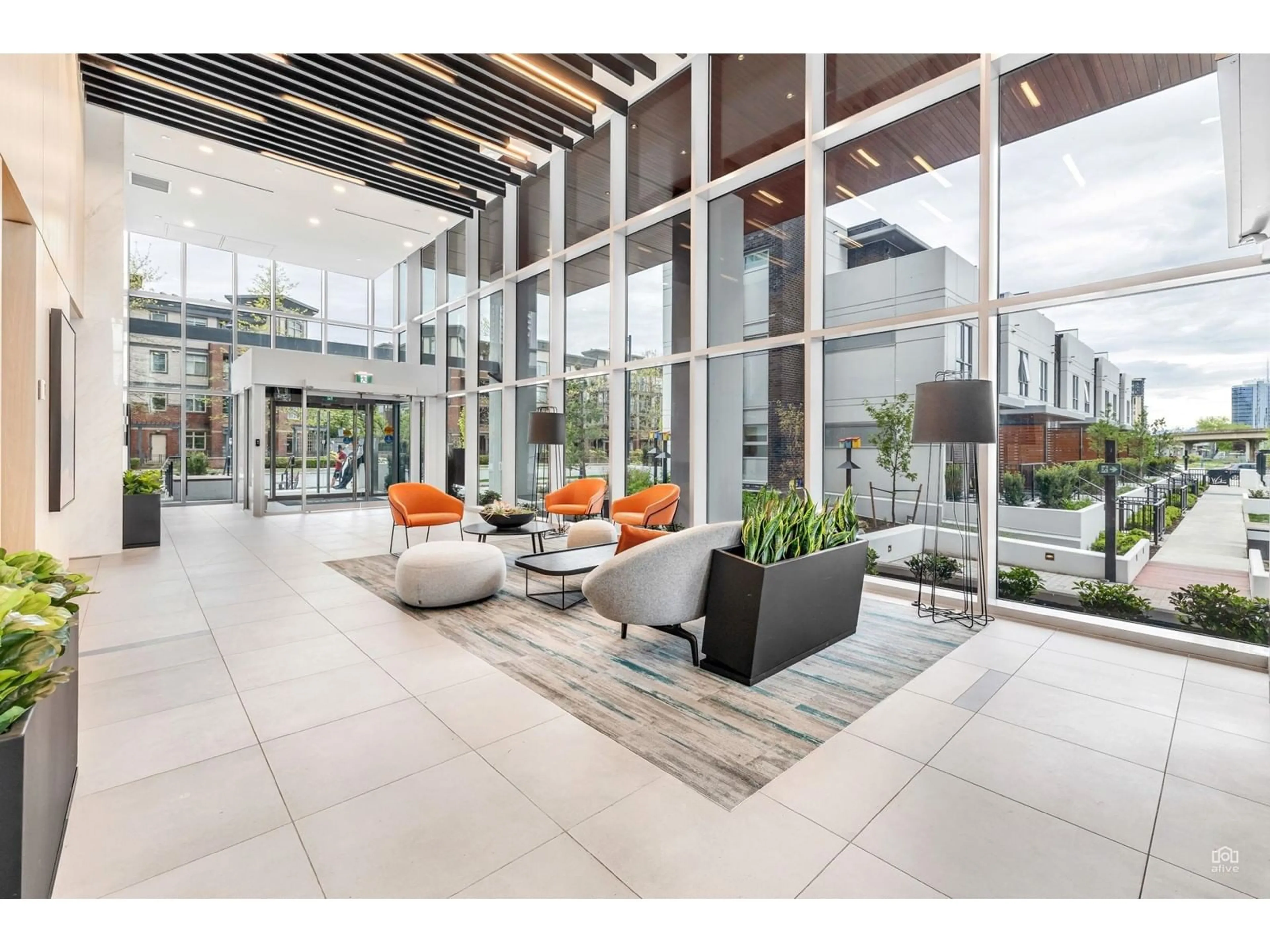 Lobby for 1705 10448 UNIVERSITY DRIVE, Surrey British Columbia V3T0S7