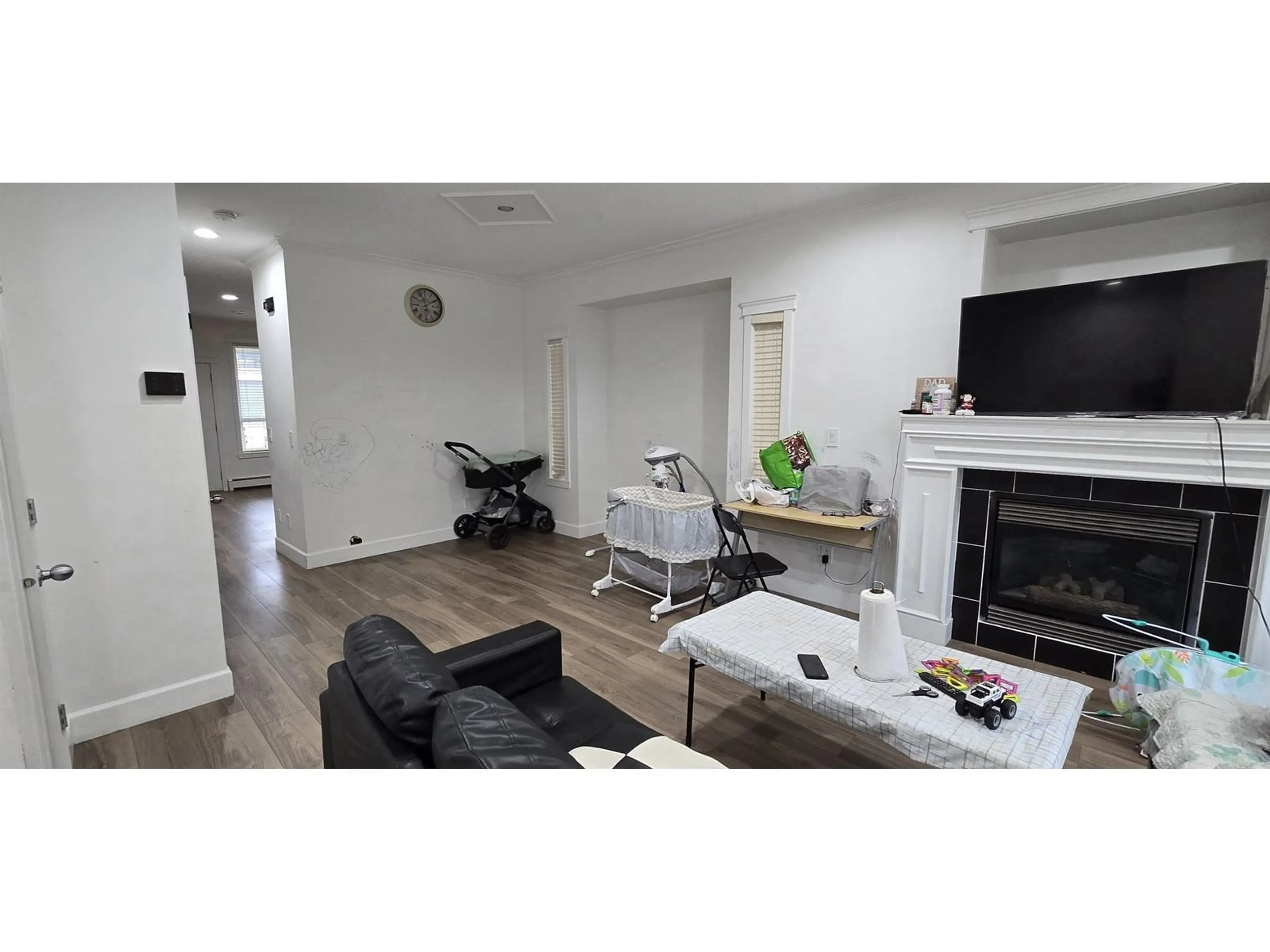 A pic of a room for 13548 80A AVENUE, Surrey British Columbia V3W8A6