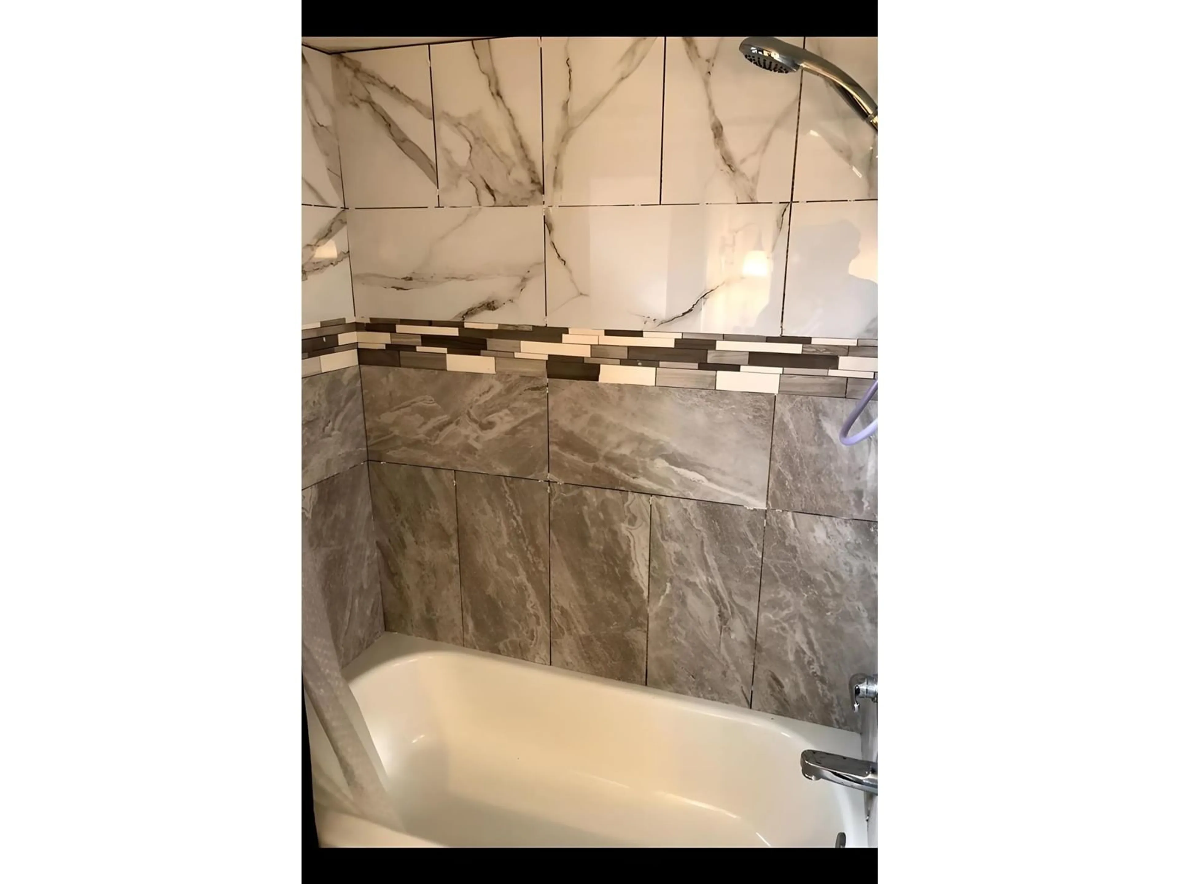 Contemporary bathroom, ceramic/tile floor for 78 24330 FRASER HIGHWAY, Langley British Columbia V2Z1N2