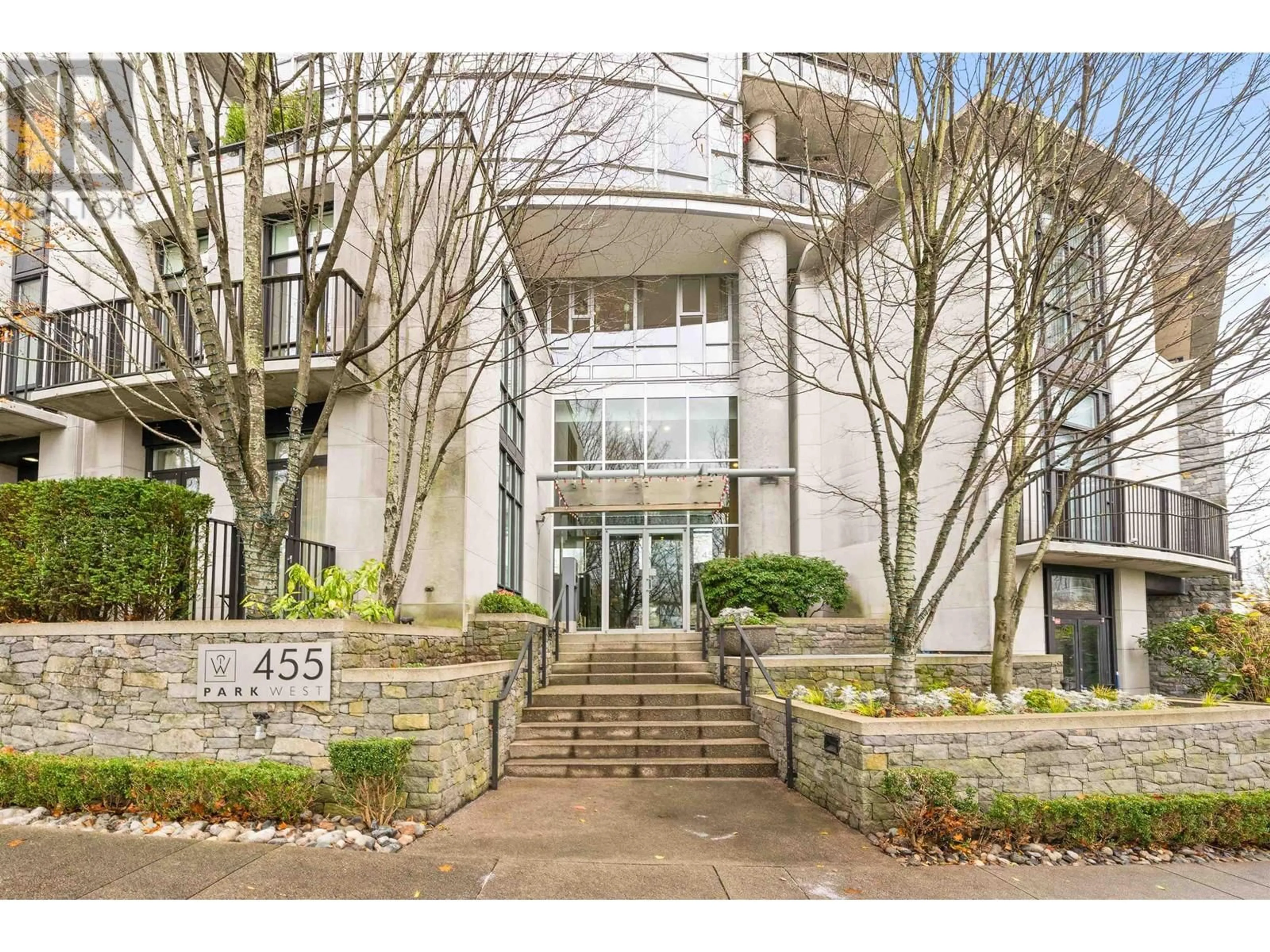 Indoor foyer for 3103 455 BEACH CRESCENT, Vancouver British Columbia V6Z3E5