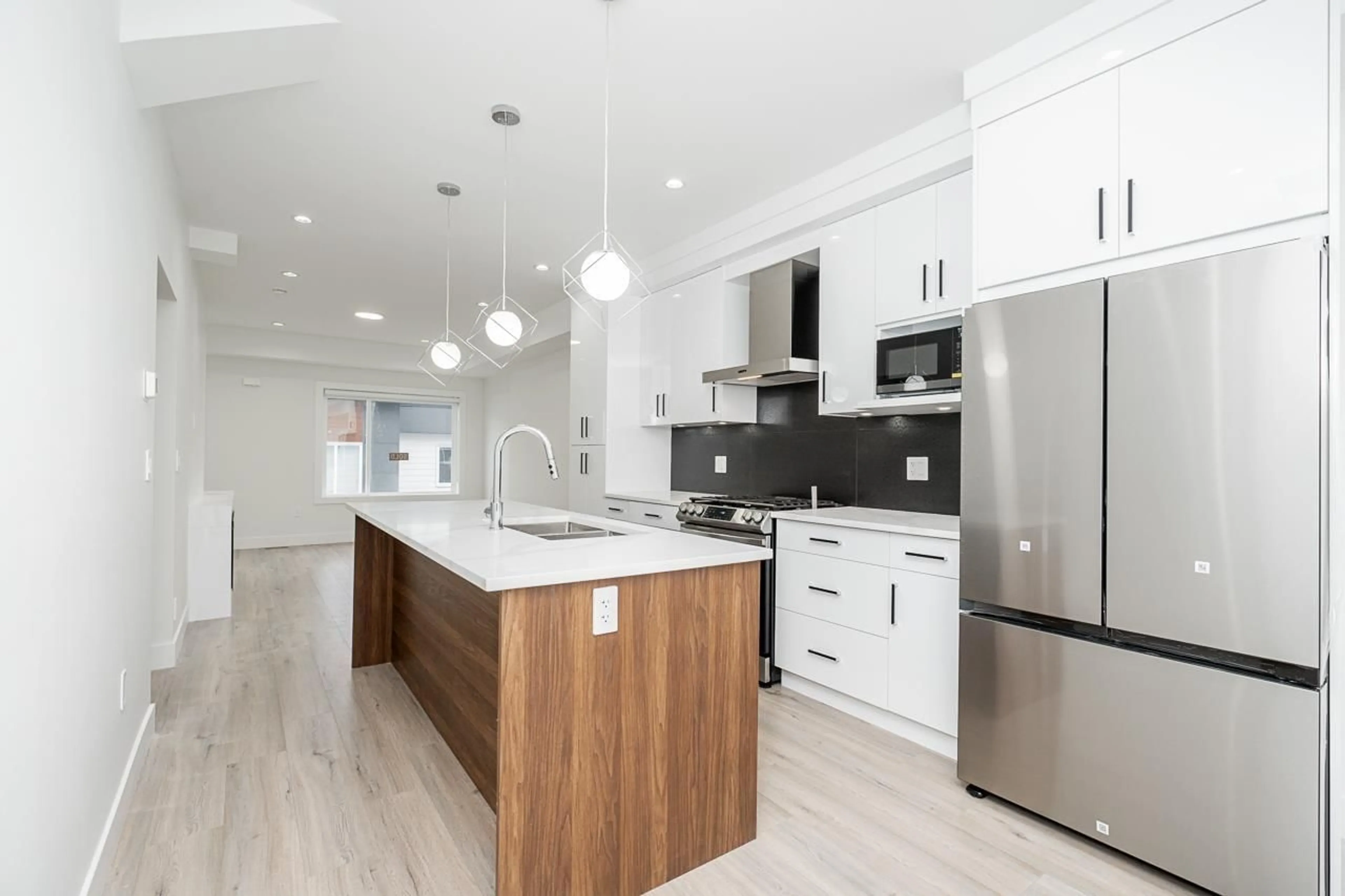 Open concept kitchen, unknown for 8 9652 162A STREET, Surrey British Columbia V4N2E4