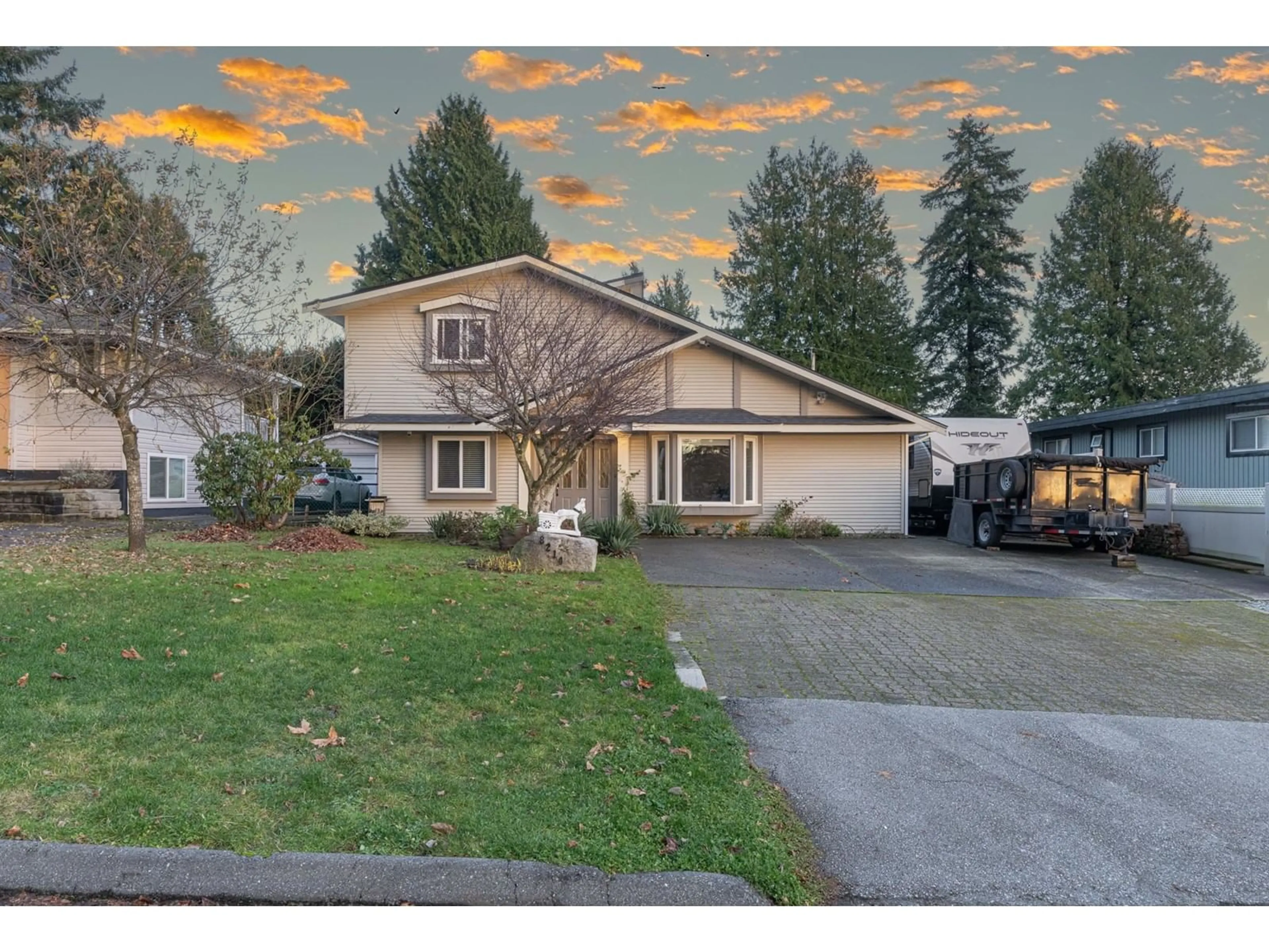 A pic from outside/outdoor area/front of a property/back of a property/a pic from drone, street for 8214 152A STREET, Surrey British Columbia V3S3N4