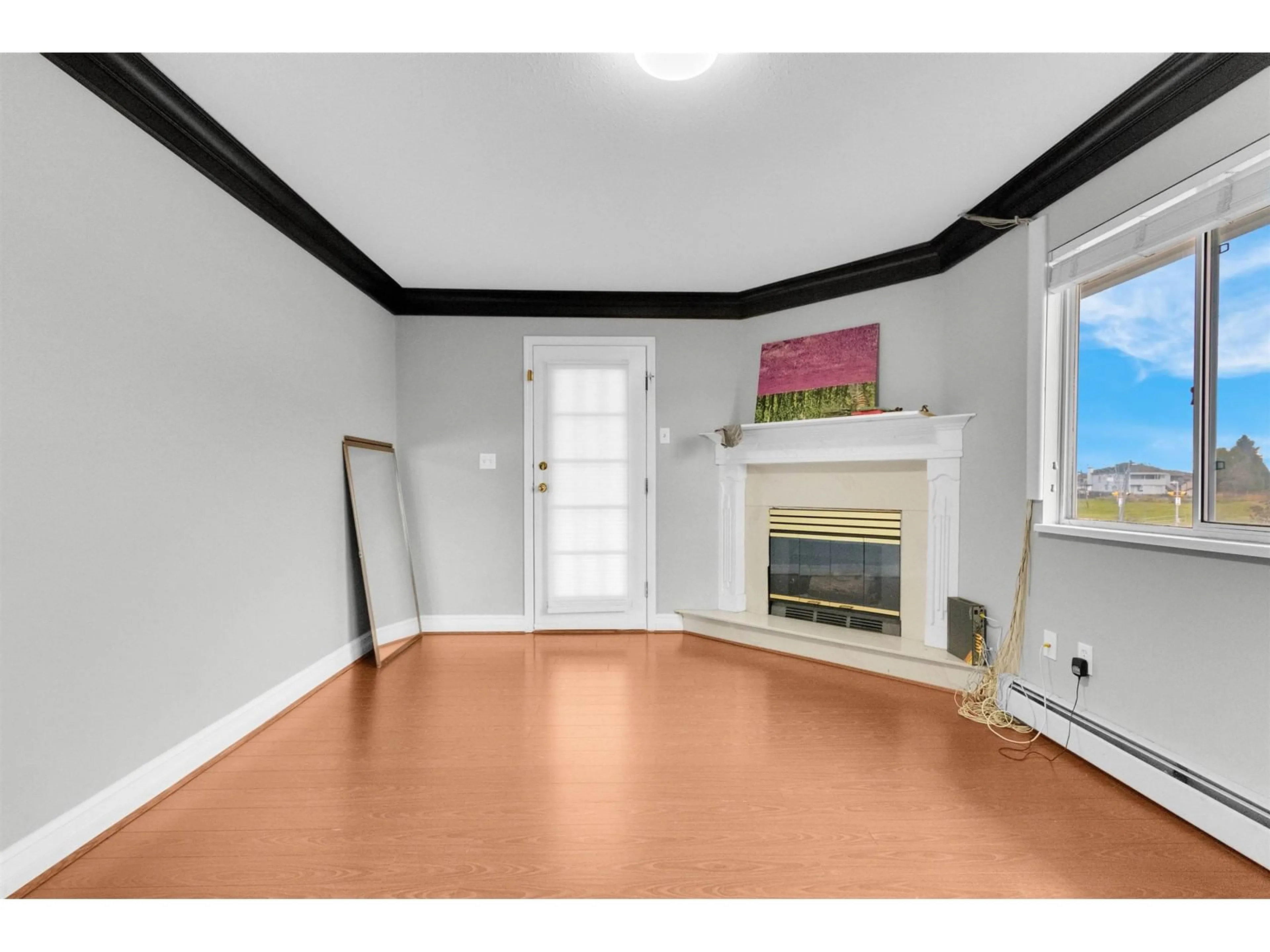 A pic of a room for 12526 75A AVENUE, Surrey British Columbia V3W0M3