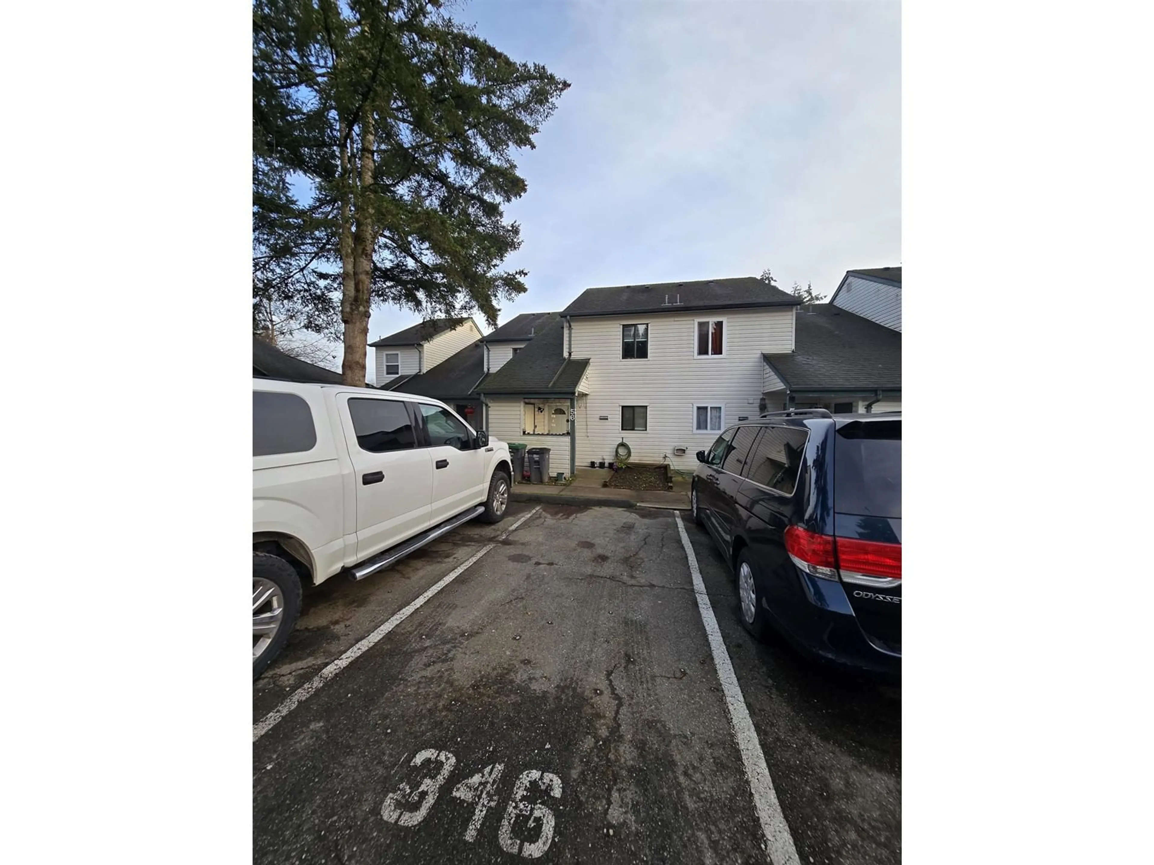 A pic from outside/outdoor area/front of a property/back of a property/a pic from drone, street for 56 6641 138 STREET, Surrey British Columbia V3W5G7