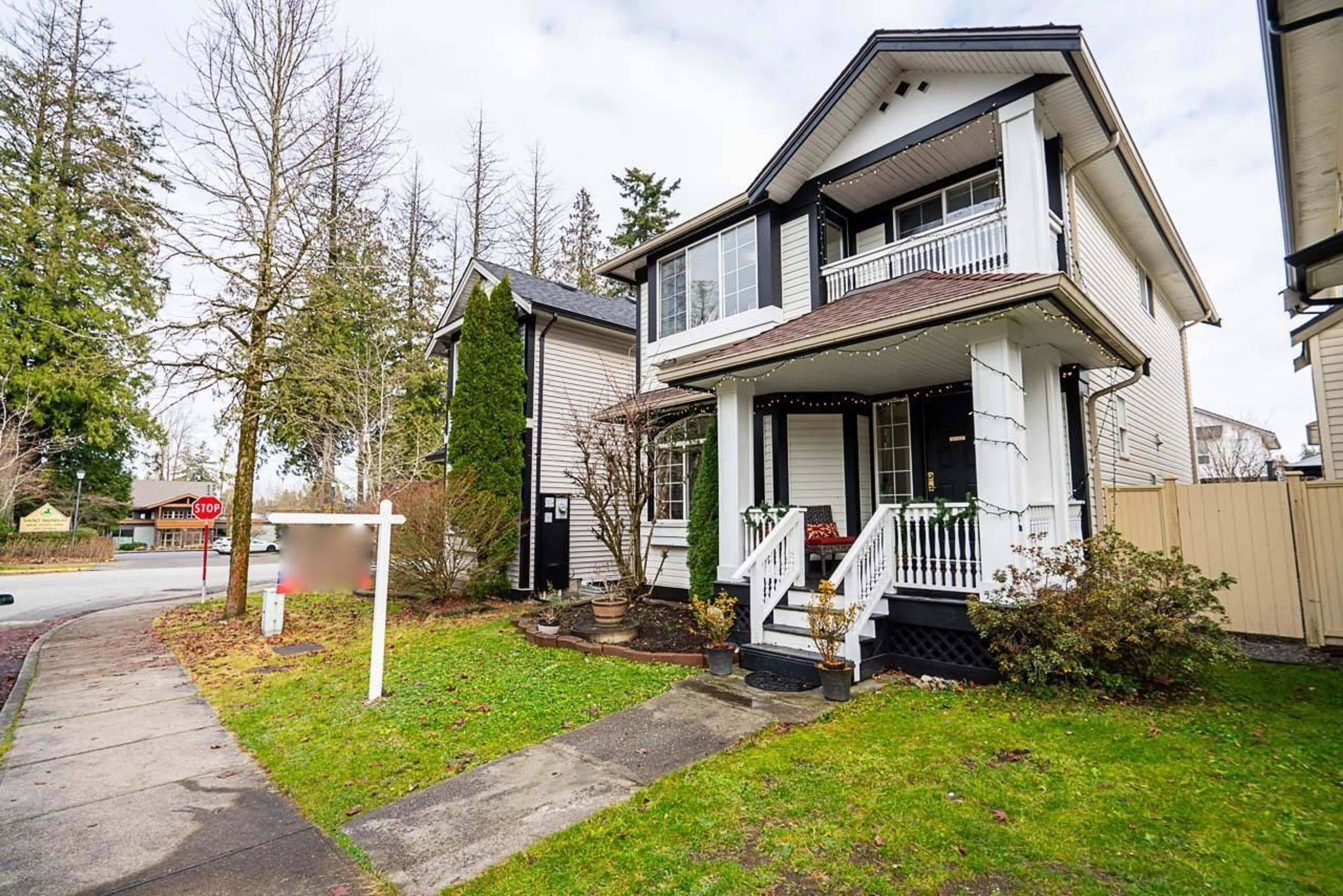 A pic from outside/outdoor area/front of a property/back of a property/a pic from drone, water/lake/river/ocean view for 8694 206B STREET, Langley British Columbia V1M3X5