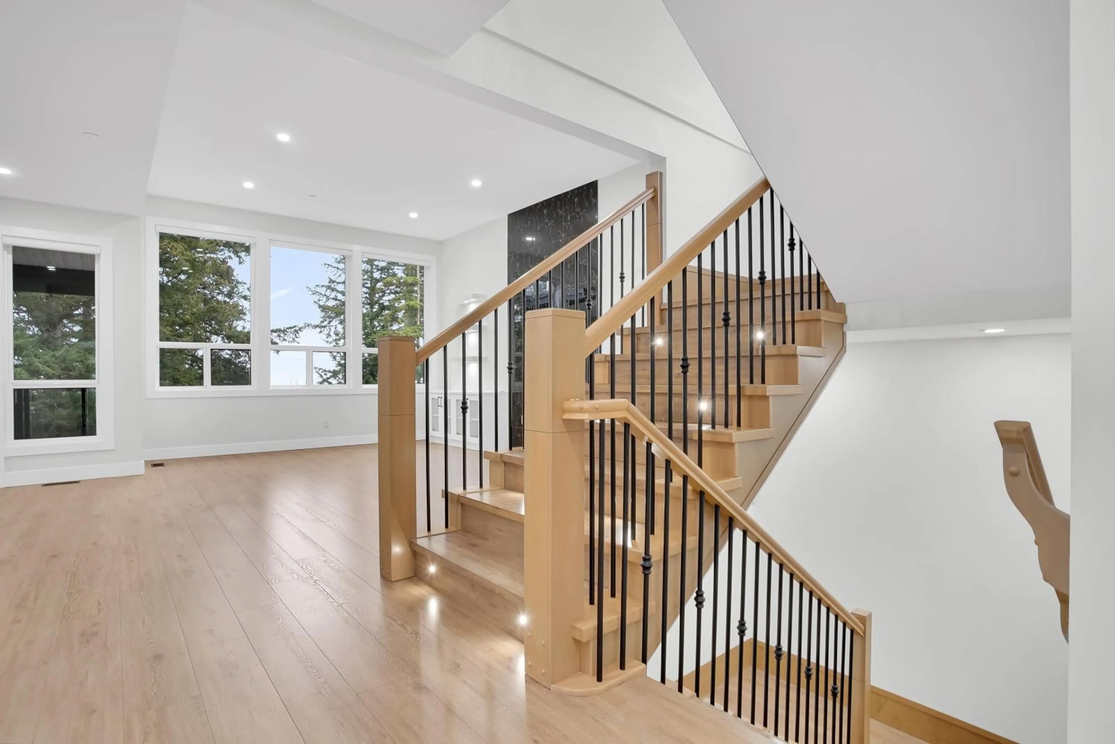 Stairs for 5602 CRIMSON RIDGE, Chilliwack British Columbia V2R6H7