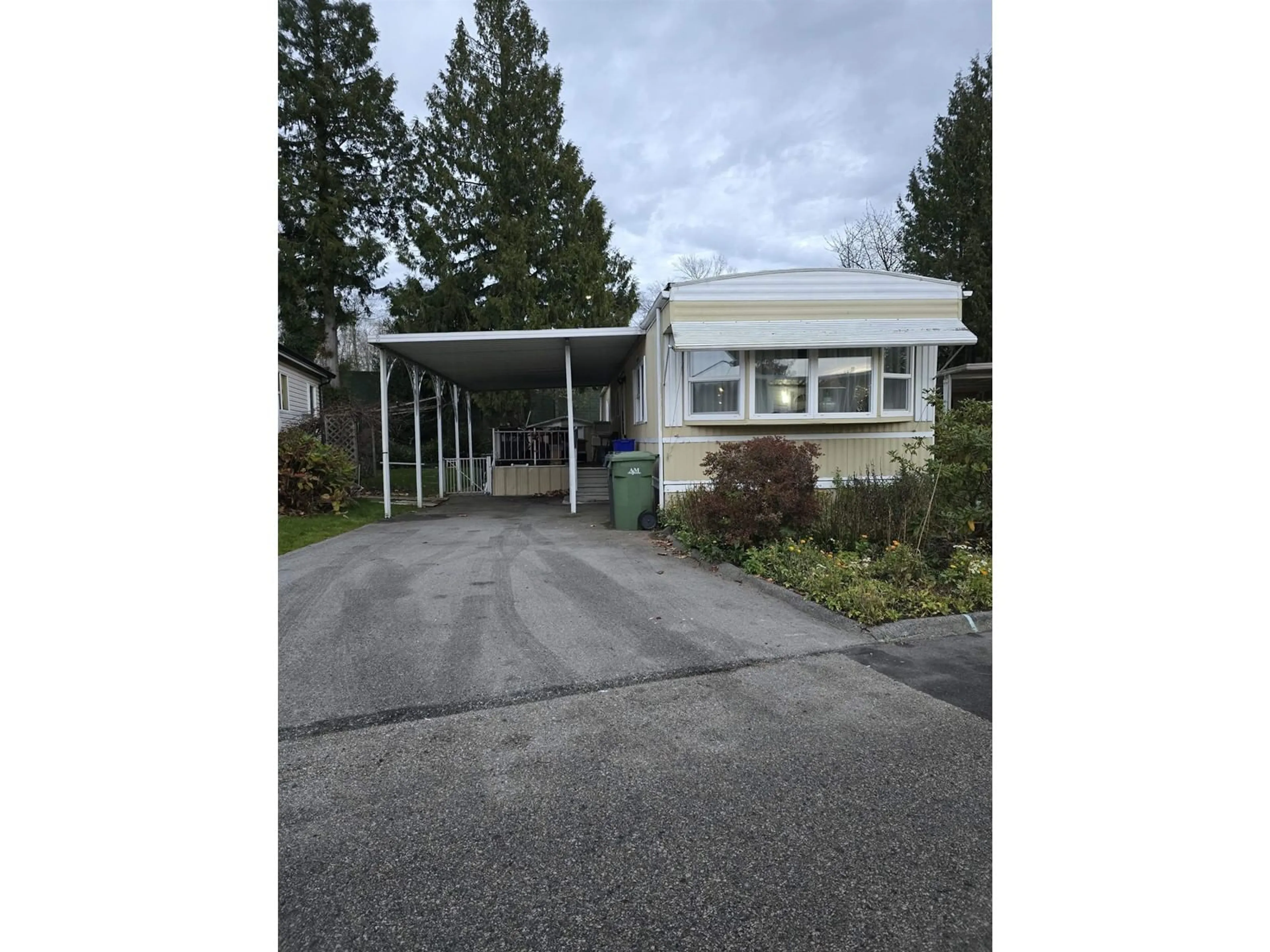 Unknown for 125 1840 160 STREET, Surrey British Columbia V4A4X4