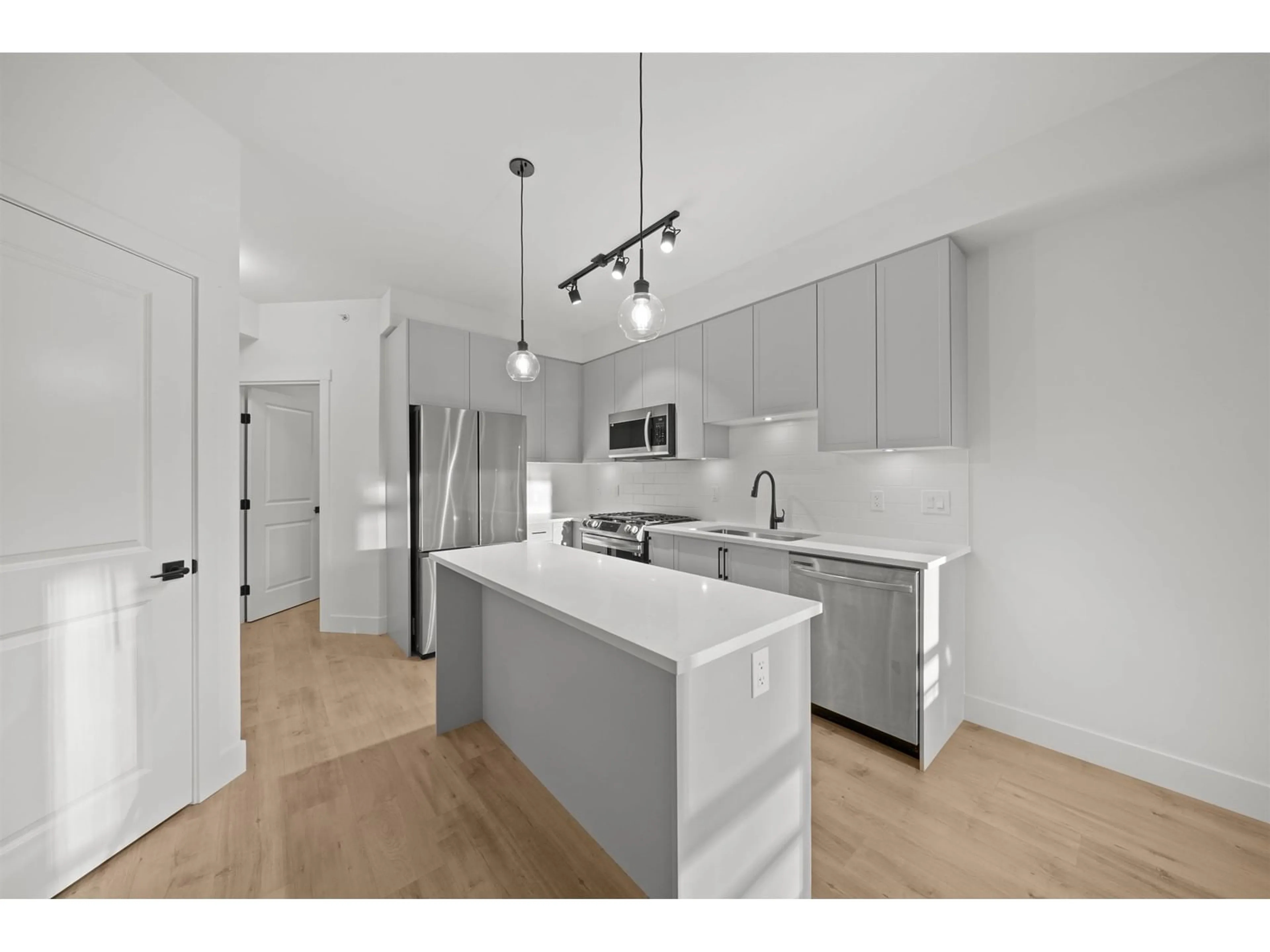 Open concept kitchen, unknown for 427 7506 199A STREET, Langley British Columbia V2Y3K9