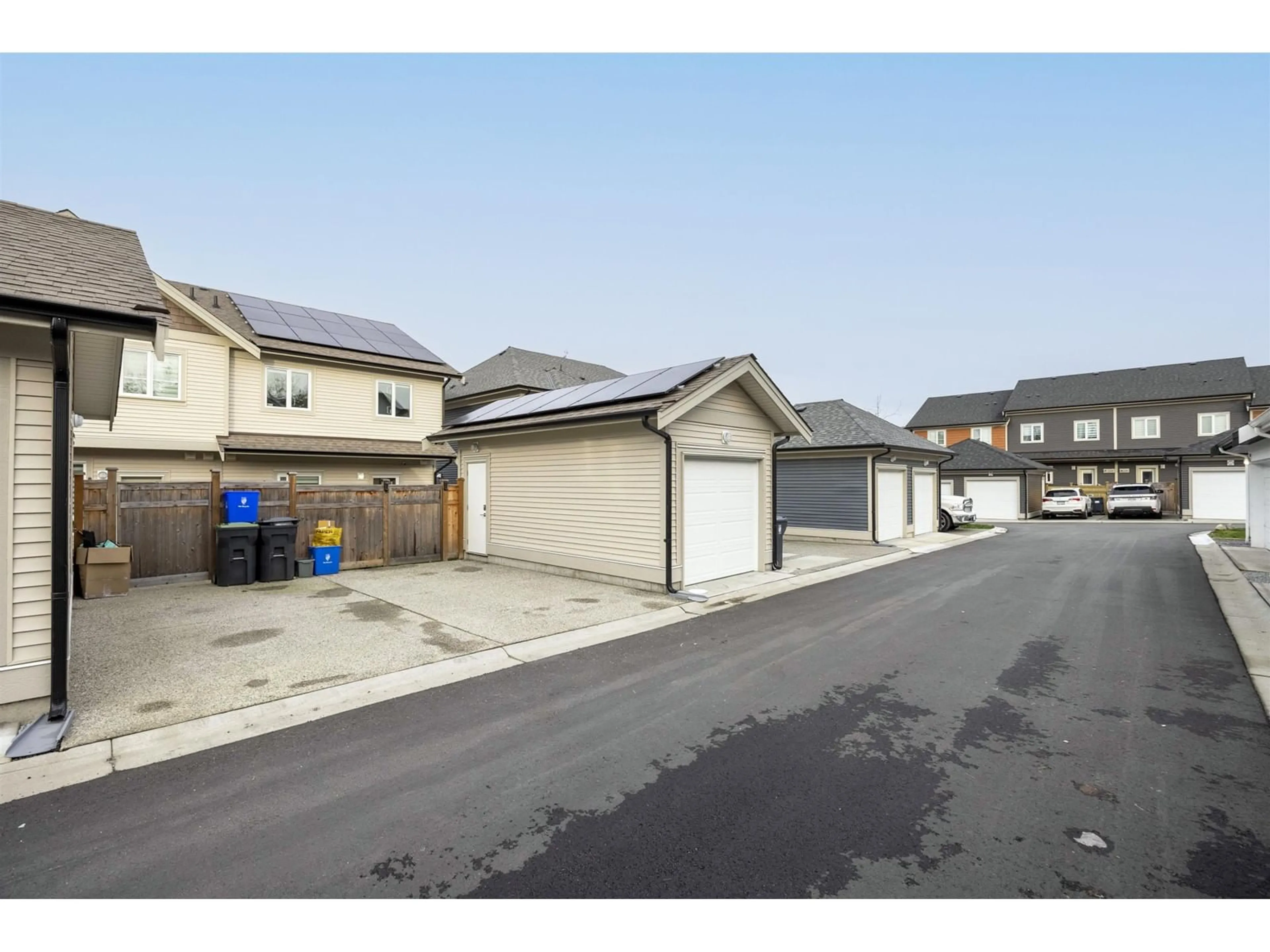 Indoor garage for 20526 78 AVENUE, Langley British Columbia V2Y1X3