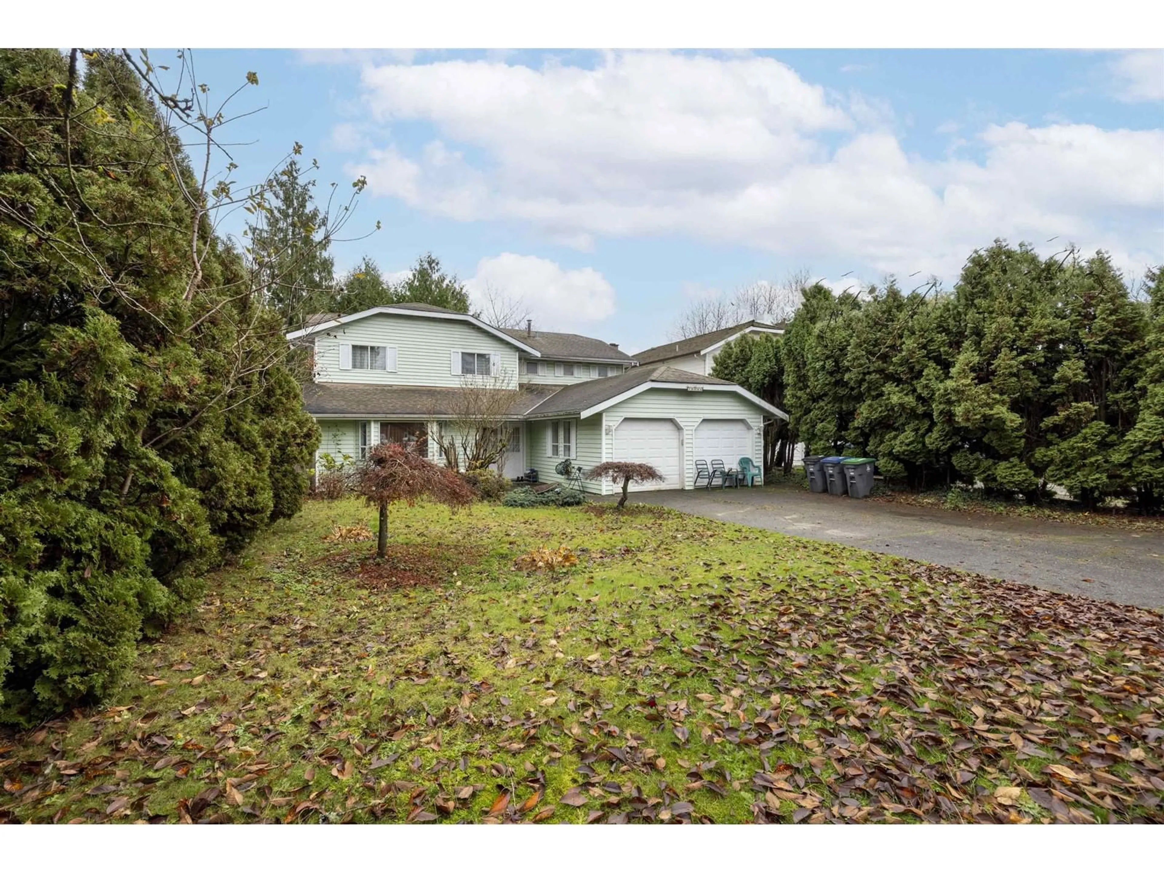 A pic from outside/outdoor area/front of a property/back of a property/a pic from drone, street for 10044 157A STREET, Surrey British Columbia V4N2R5